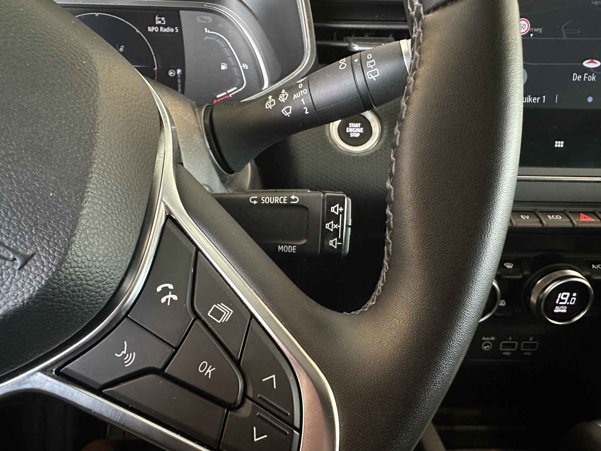 Renault Clio 1.6 E-Tech Hybrid 140 Intens | trekhaak | stoelverwarming | Apple Carplay - Android Auto | tijdelijk gratis Top Afleverpakket twv Eur 695 - 23/44