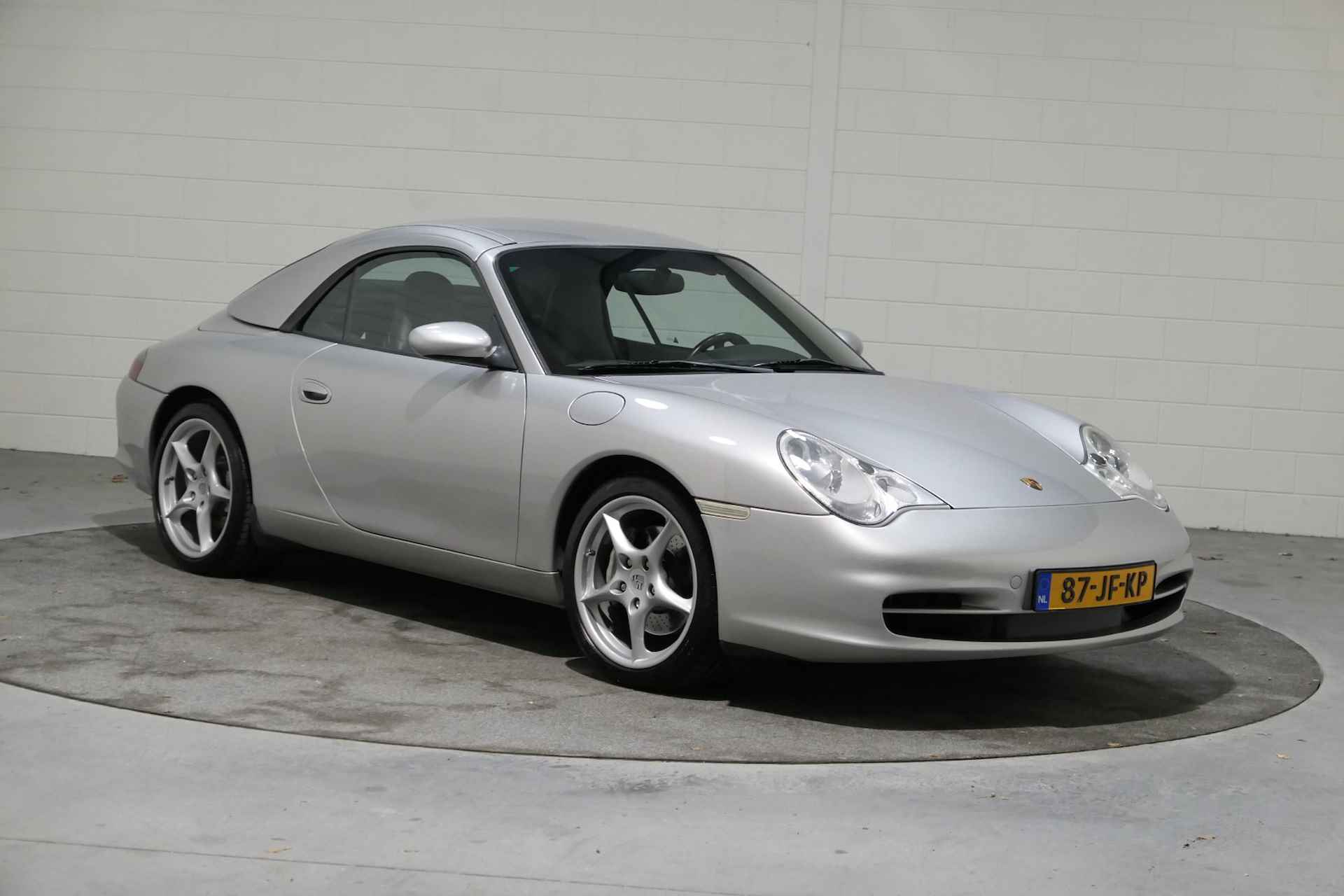 Porsche 911 Cabrio 3.6 Carrera 4, NL, Boekjes, Nap, 6 Bak, NIEUWSTAAT auto !!!! .. Wordt lastig een 2e te vinden, zo ECHT, waar alles aantoonbaar van is ! - 9/65