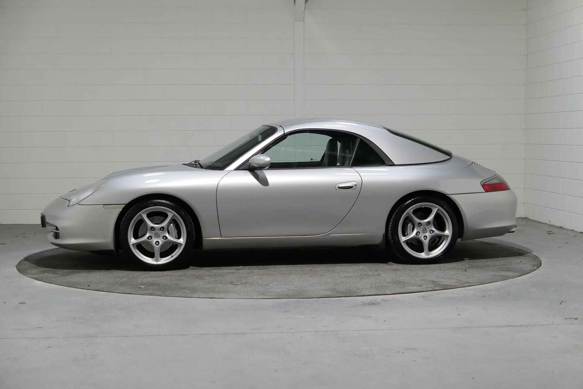 Porsche 911 Cabrio 3.6 Carrera 4, NL, Boekjes, Nap, 6 Bak, NIEUWSTAAT auto !!!! .. Wordt lastig een 2e te vinden, zo ECHT, waar alles aantoonbaar van is ! - 12/65