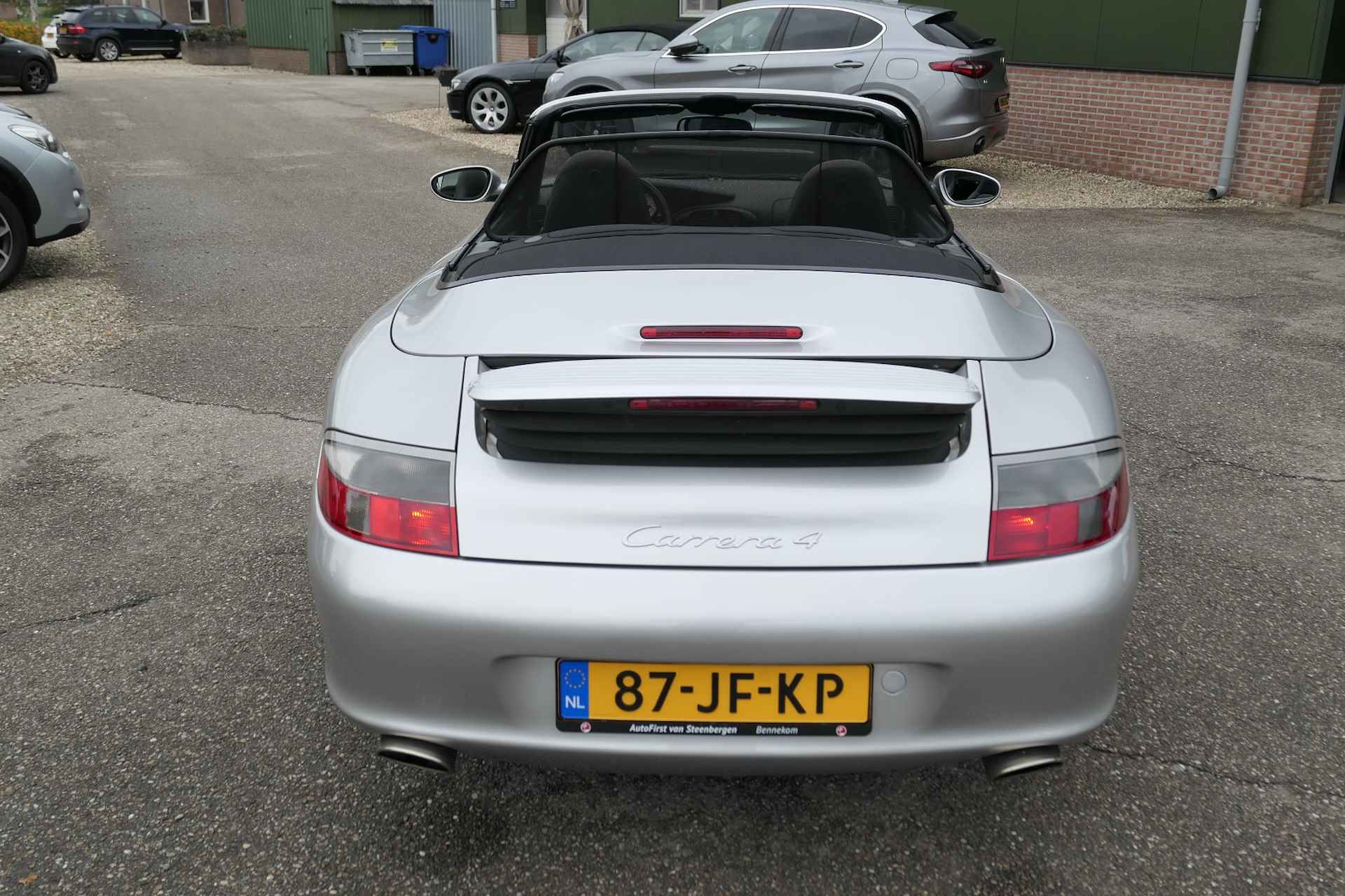 Porsche 911 Cabrio 3.6 Carrera 4, NL, Boekjes, Nap, 6 Bak, NIEUWSTAAT auto !!!! .. Wordt lastig een 2e te vinden, zo ECHT, waar alles aantoonbaar van is ! - 18/65