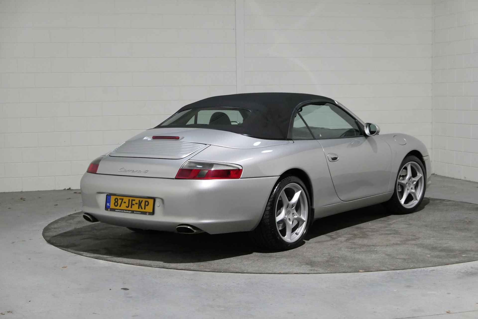 Porsche 911 Cabrio 3.6 Carrera 4, NL, Boekjes, Nap, 6 Bak, NIEUWSTAAT auto !!!! .. Wordt lastig een 2e te vinden, zo ECHT, waar alles aantoonbaar van is ! - 24/65