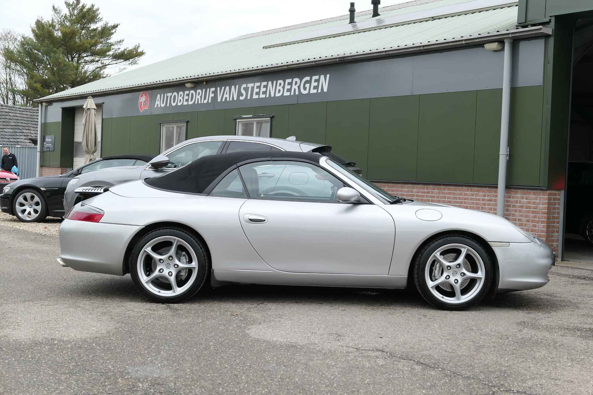 Porsche 911 Cabrio 3.6 Carrera 4, NL, Boekjes, Nap, 6 Bak, NIEUWSTAAT auto !!!! .. Wordt lastig een 2e te vinden, zo ECHT, waar alles aantoonbaar van is ! - 27/65