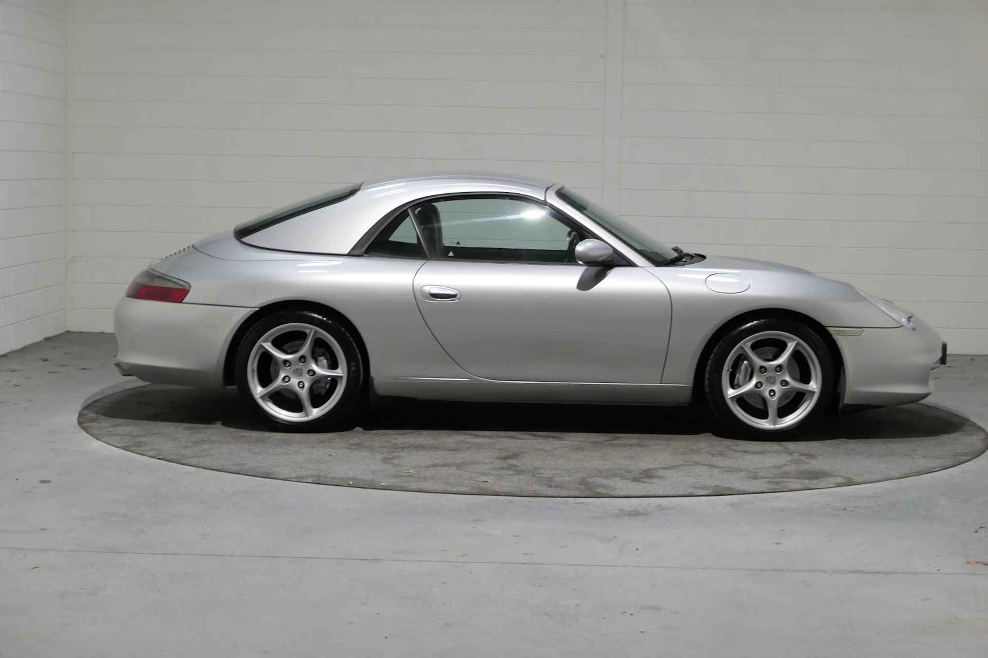 Porsche 911 Cabrio 3.6 Carrera 4, NL, Boekjes, Nap, 6 Bak, NIEUWSTAAT auto !!!! .. Wordt lastig een 2e te vinden, zo ECHT, waar alles aantoonbaar van is ! - 30/65