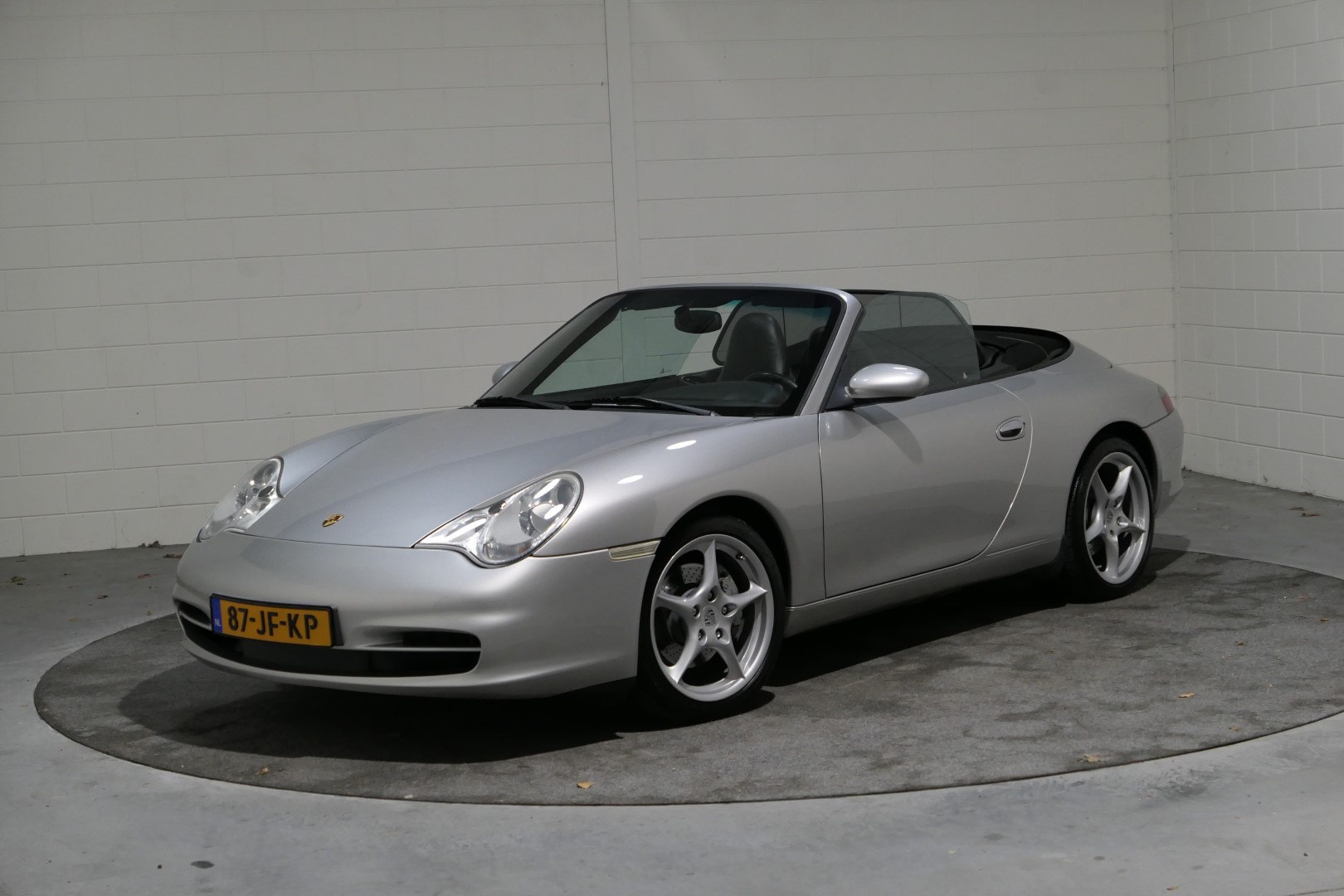 Porsche 911 Cabrio 3.6 Carrera 4, NL, Boekjes, Nap, 6 Bak, NIEUWSTAAT auto !!!! .. Wordt lastig een 2e te vinden, zo ECHT, waar alles aantoonbaar van is !