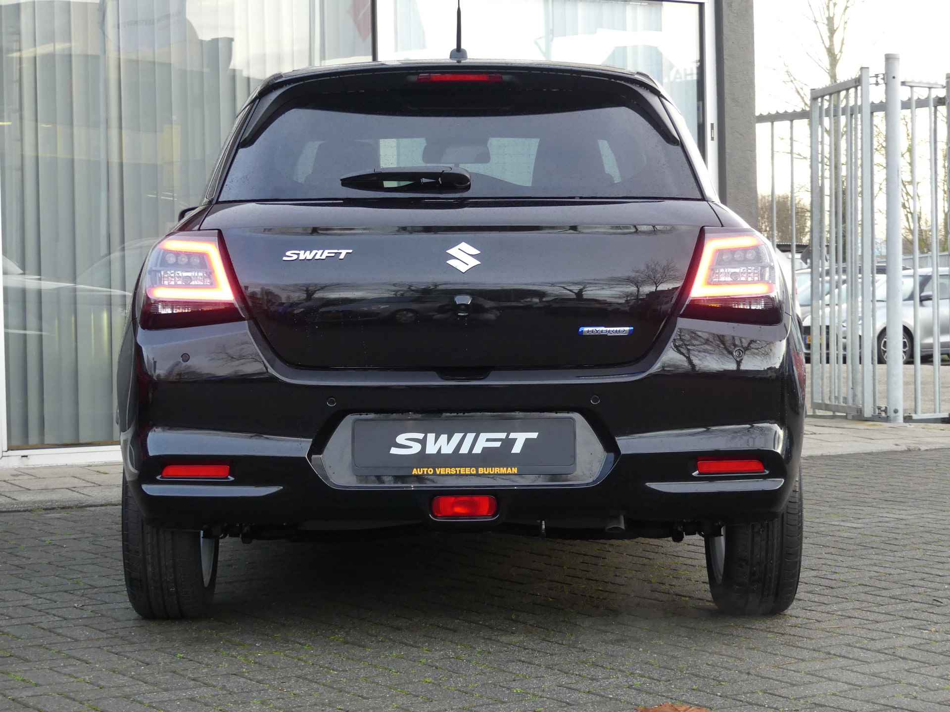 Suzuki Swift 1.2 Select Smart Hybrid, NIEUW, 6 jaar GARANTIE! Navigatie, Cruise Control Adaptief, Parkeersensoren Achter, Achteruitrijcamera - 6/24