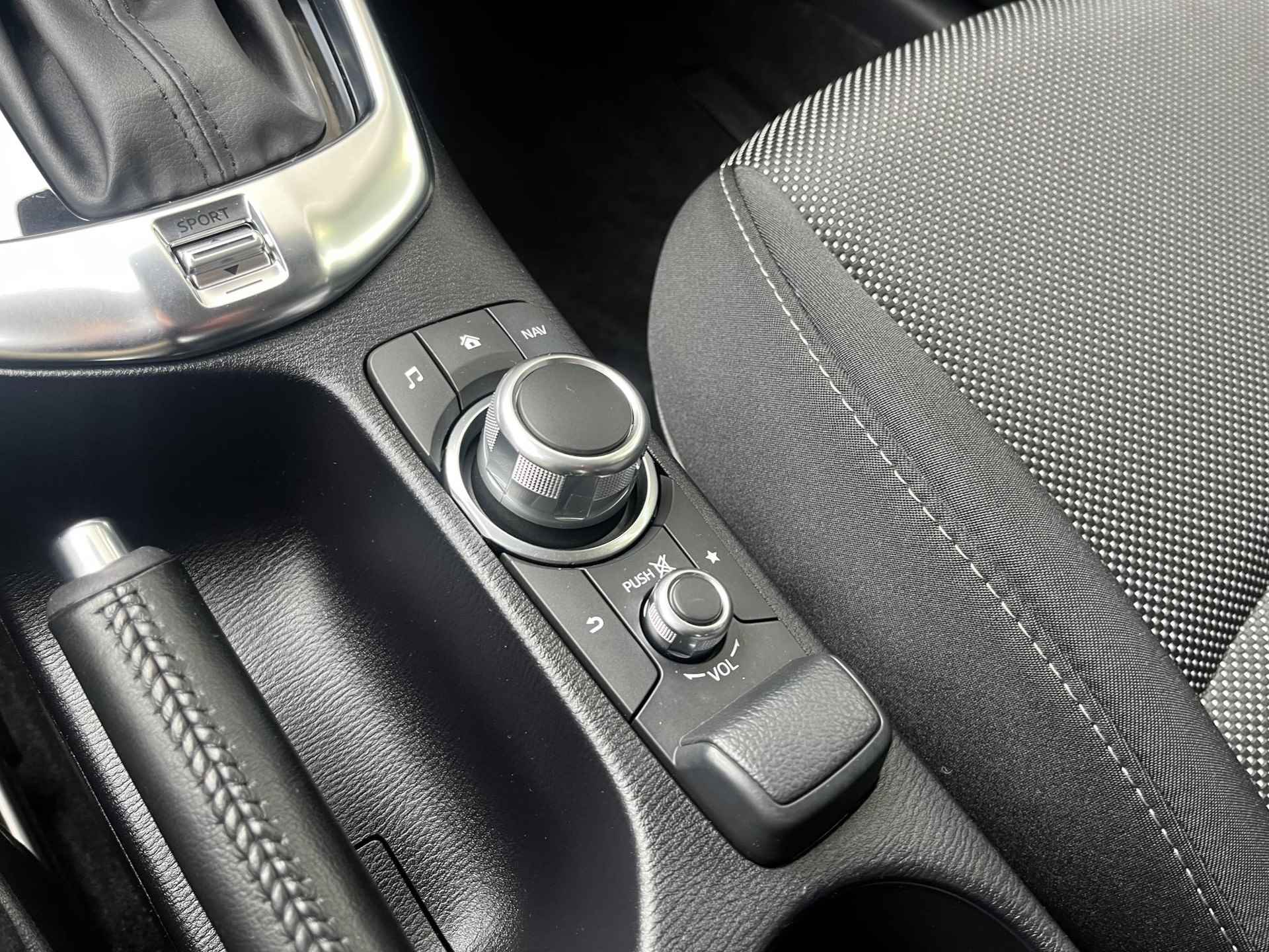 Mazda 2 1.5 Skyactiv-G GT-M | Automaat | Navigatie | Cruise Control | Climate Control | Parkeersensoren | Parkeercamera | 36Mnd. Garantie | Rijklaar! | - 27/33