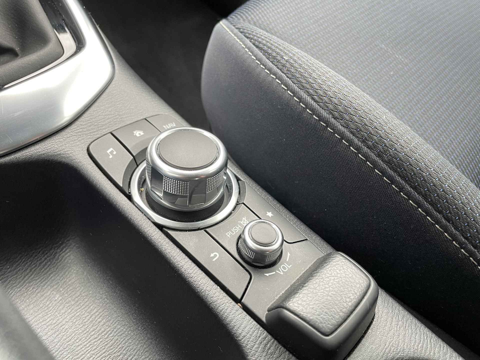 Mazda 2 1.5 Skyact-G Luxury | Stoel/stuurverwarming | Carplay | Camera - 22/33