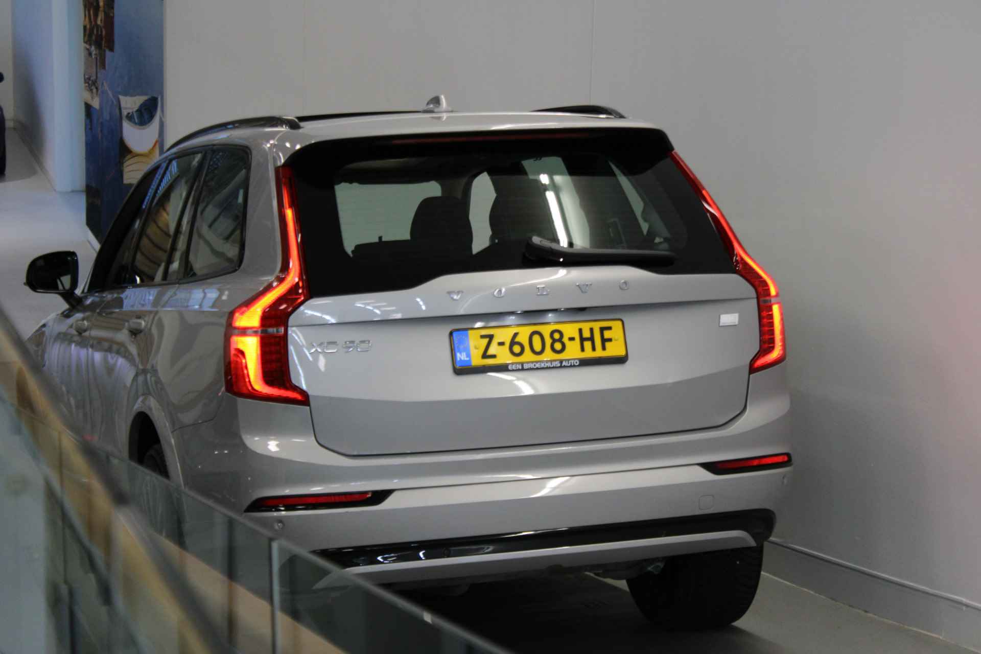 Volvo XC90 T8 455PK AWD Ultimate Dark | B&W Audio | Luchtv | Massage | Trekhaak | Gelam Glas - 74/75