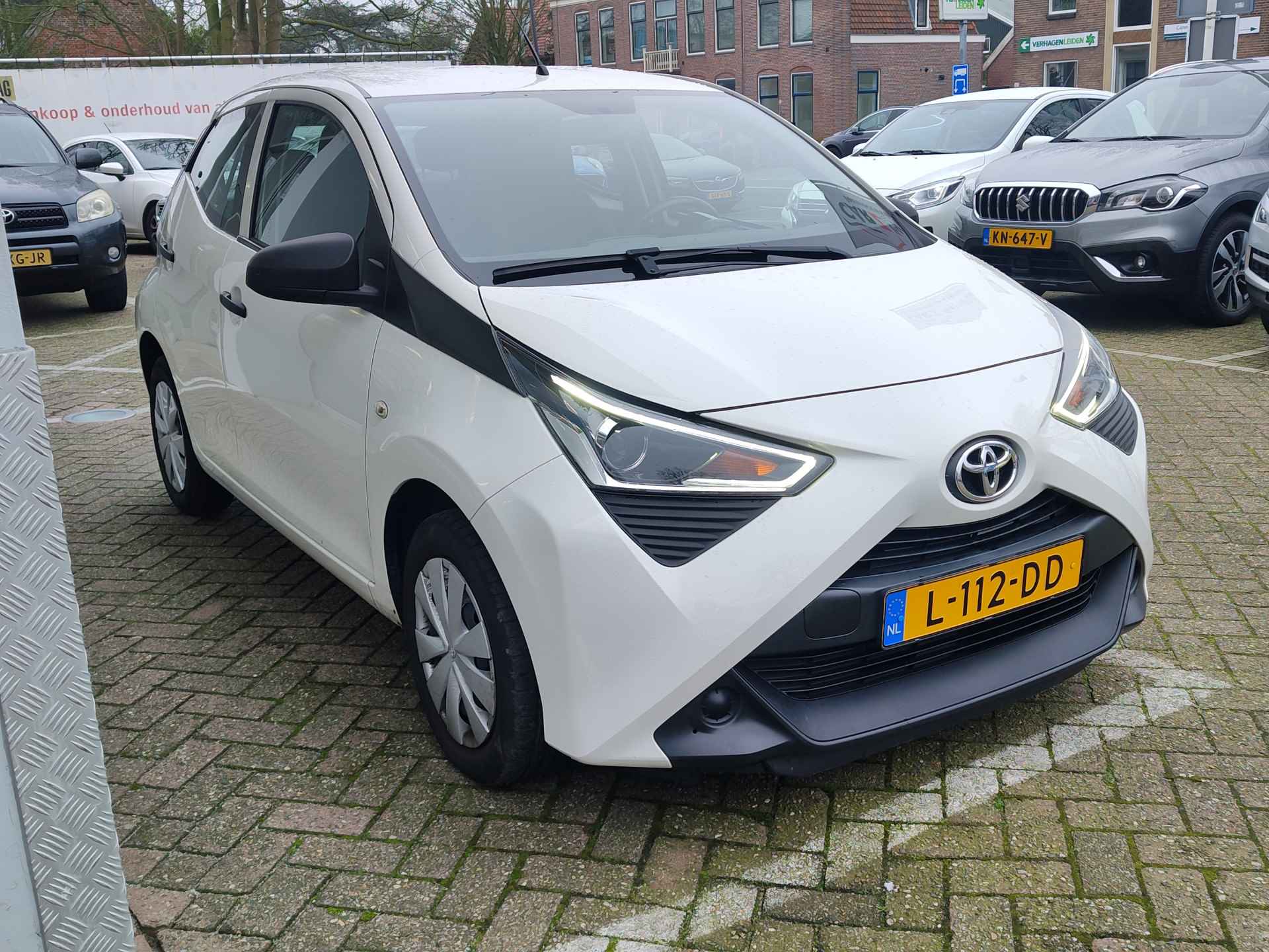 Toyota Aygo 1.0 VVT-i X-FUN Airco | Lage NAP kilometerstand! - 4/19