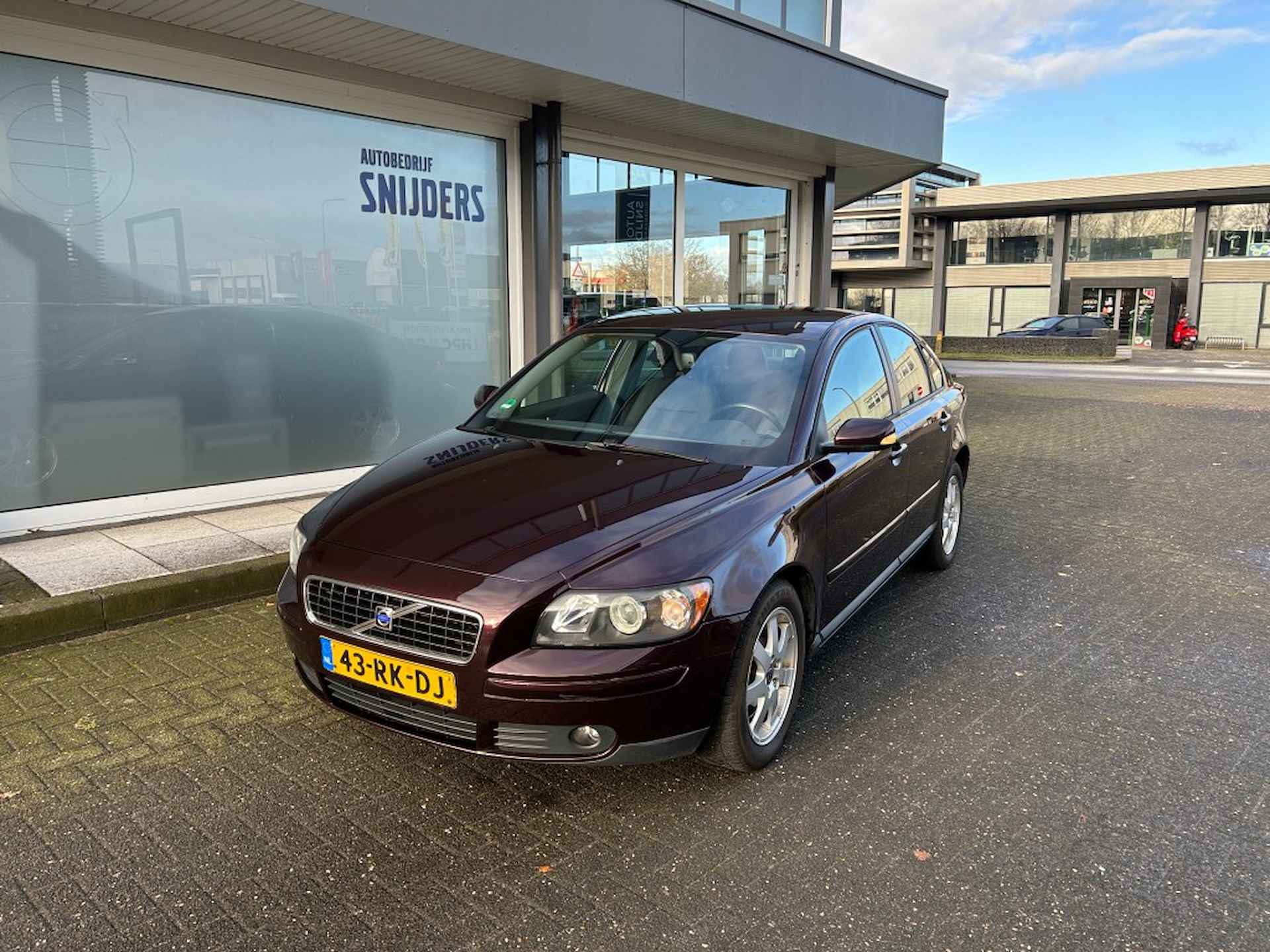 VOLVO S40 2.4 MOMENTUM GEARTRONIC - 2/23