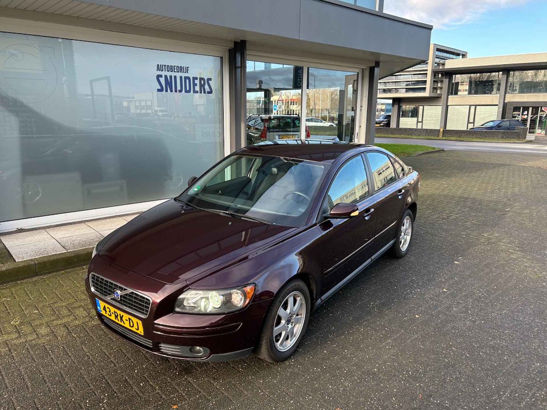 VOLVO S40 2.4 MOMENTUM GEARTRONIC - 3/23