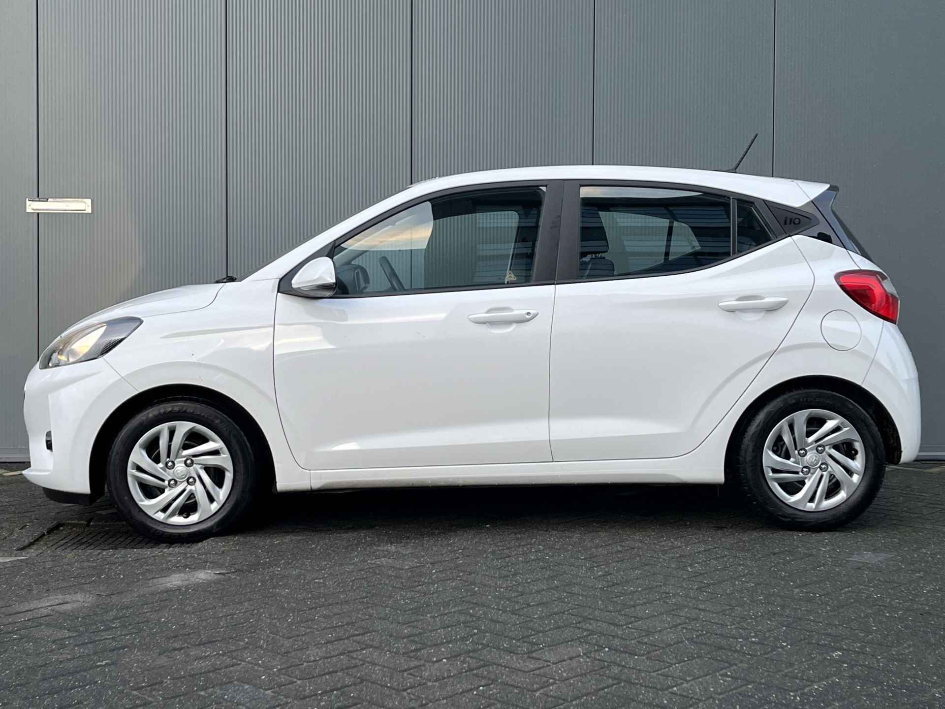 Hyundai i10 1.0 67pk Comfort | LED | Airco | Carplay | Navigatie | Bluetooth | Cruisecontrol | 1e Eigenaar - 2/23