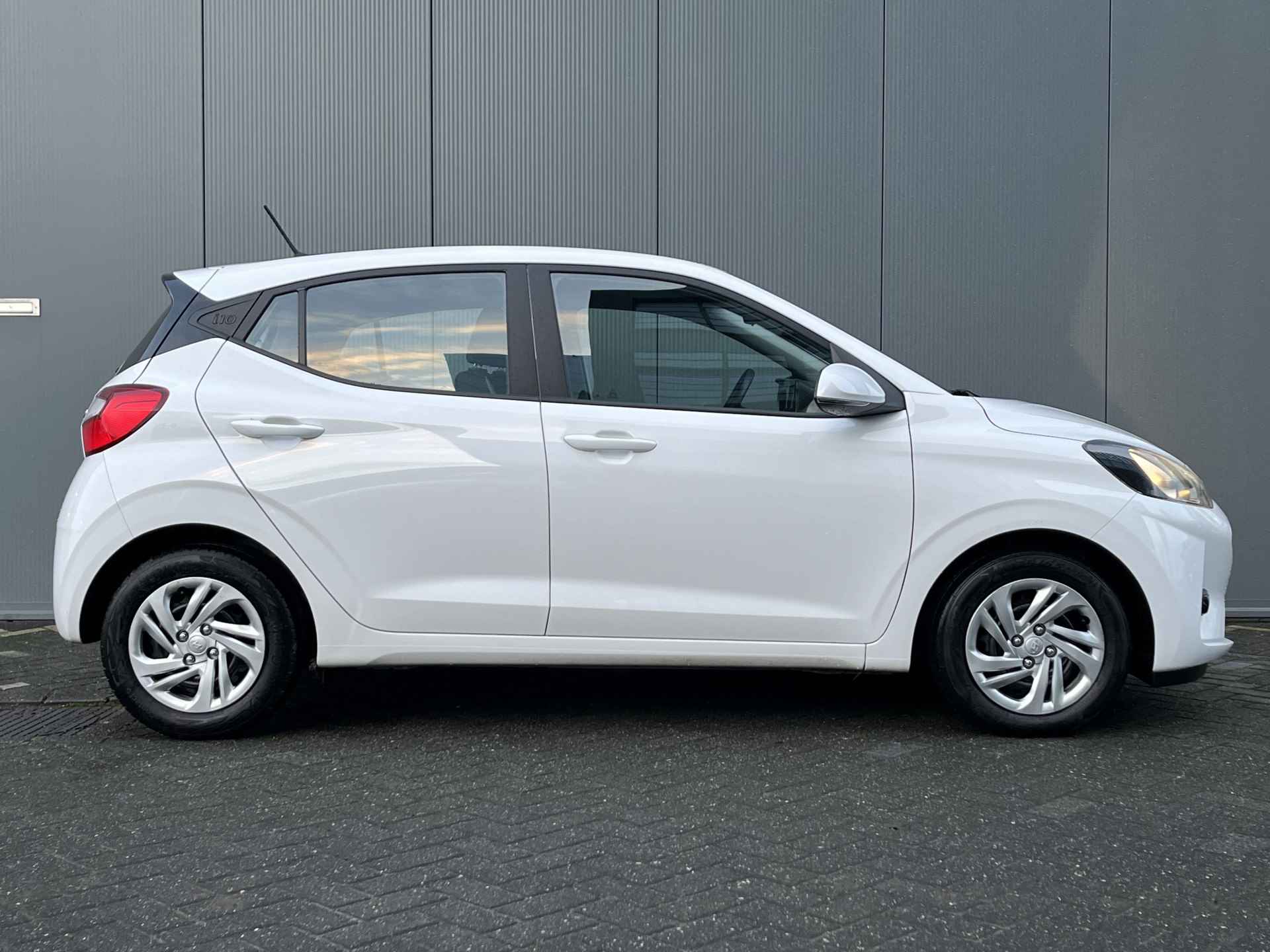 Hyundai i10 1.0 67pk Comfort | LED | Airco | Carplay | Navigatie | Bluetooth | Cruisecontrol | 1e Eigenaar - 3/23