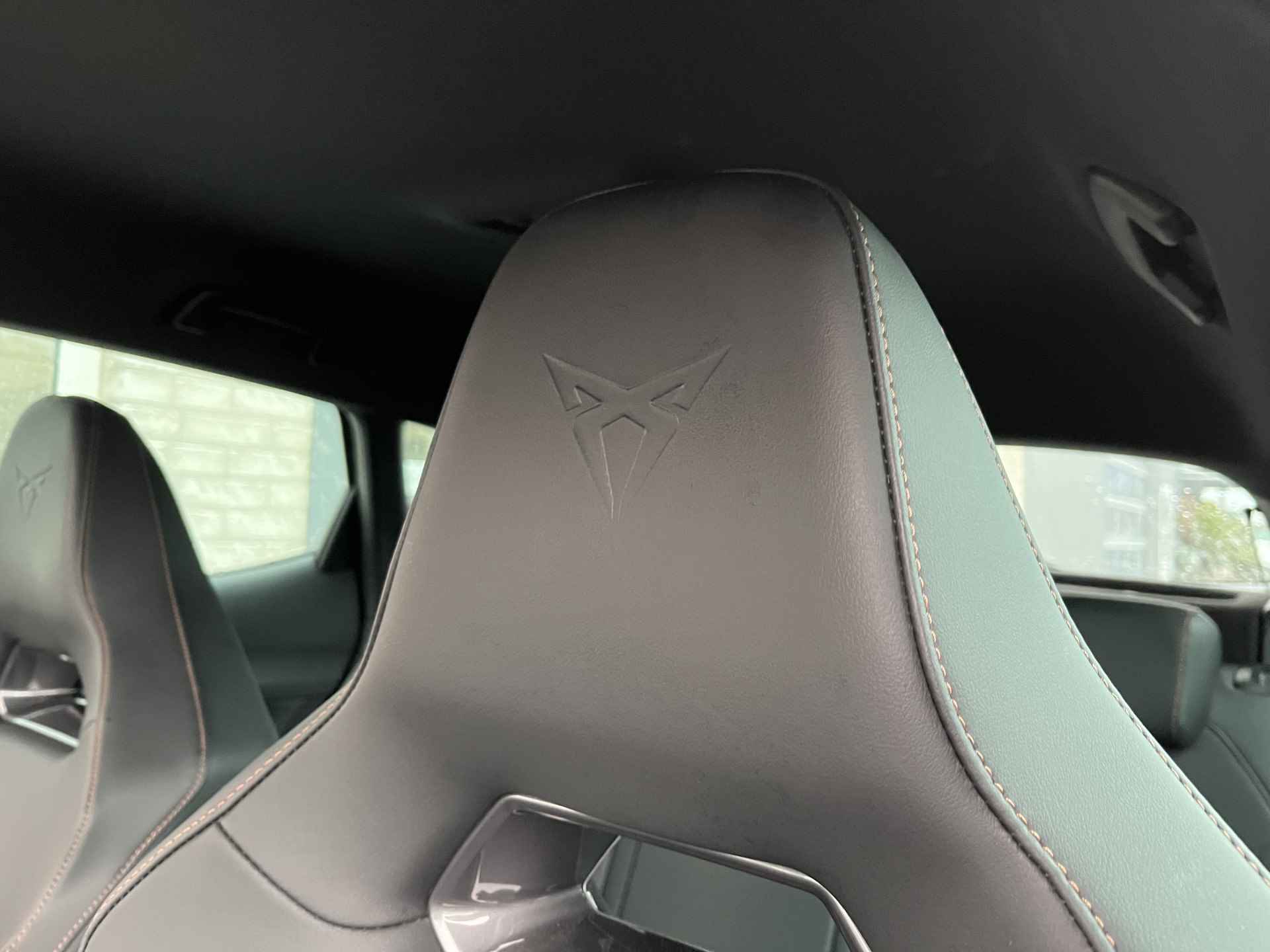 CUPRA Formentor 1.4 e-Hybrid VZ Performance / AUTOMAAT/ 245 PK/ DCC/ CAMERA/ PARK. SENSOREN/ MEMORY SEATS/ DODE HOEK/ MATRIX/ KEYLESS/ STOEL-STUURVERWARM./ ADAPT. CRUISE/ APP-CONNECT/ NAVI/ CLIMA/ DAB - 12/38