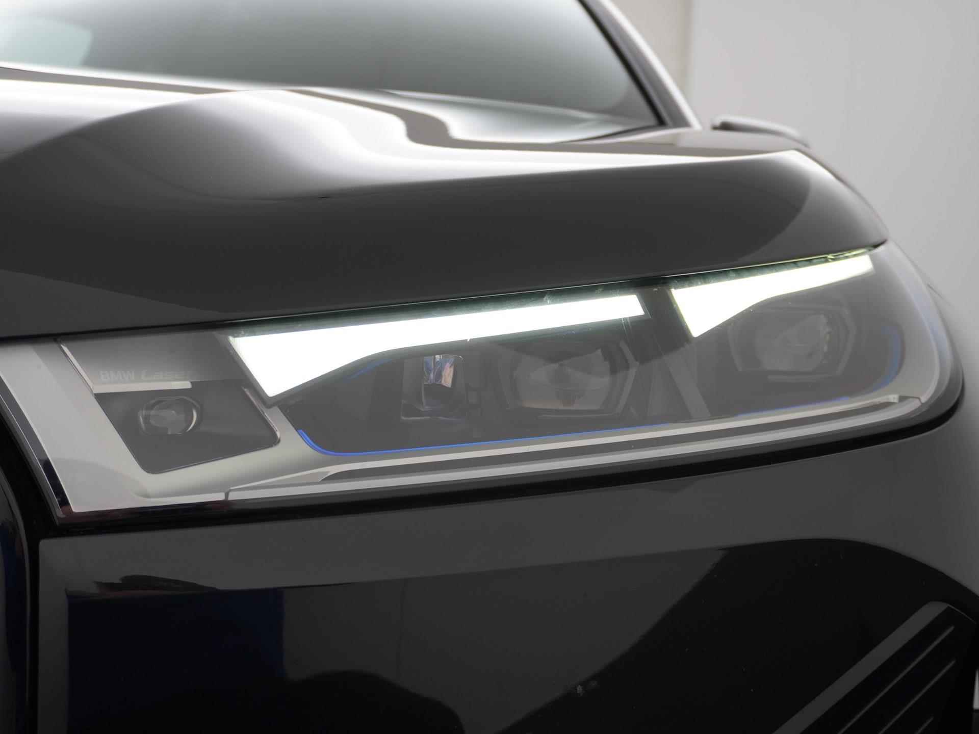 BMW IX XDrive40 High Executive 77 kWh |4-WIEL BESTURING| ACHTERBANK VERWARMD| HEAD-UP| RIJSTROOKSENSOR| - 17/51