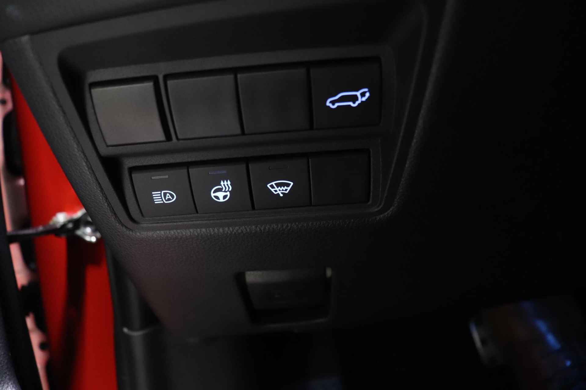 Toyota Yaris Cross 1.5 Hybrid GR Sport, Elek achterklep, BSM, Demo, Sport accenten, Stuur, Voorruit en Stoel verwarming, Sensoren! - 16/45