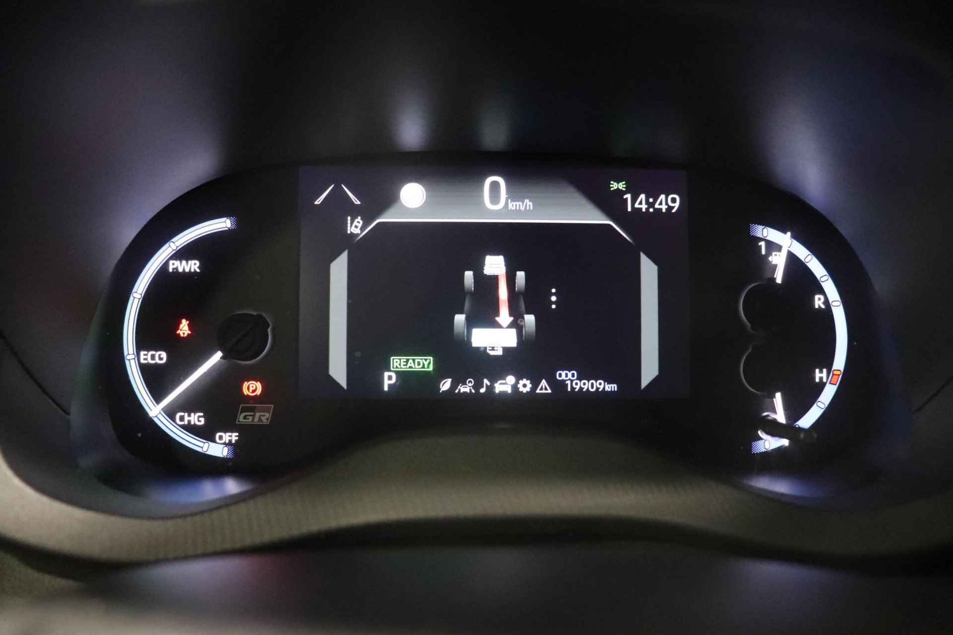 Toyota Yaris Cross 1.5 Hybrid GR Sport, Elek achterklep, BSM, Demo, Sport accenten, Stuur, Voorruit en Stoel verwarming, Sensoren! - 24/45