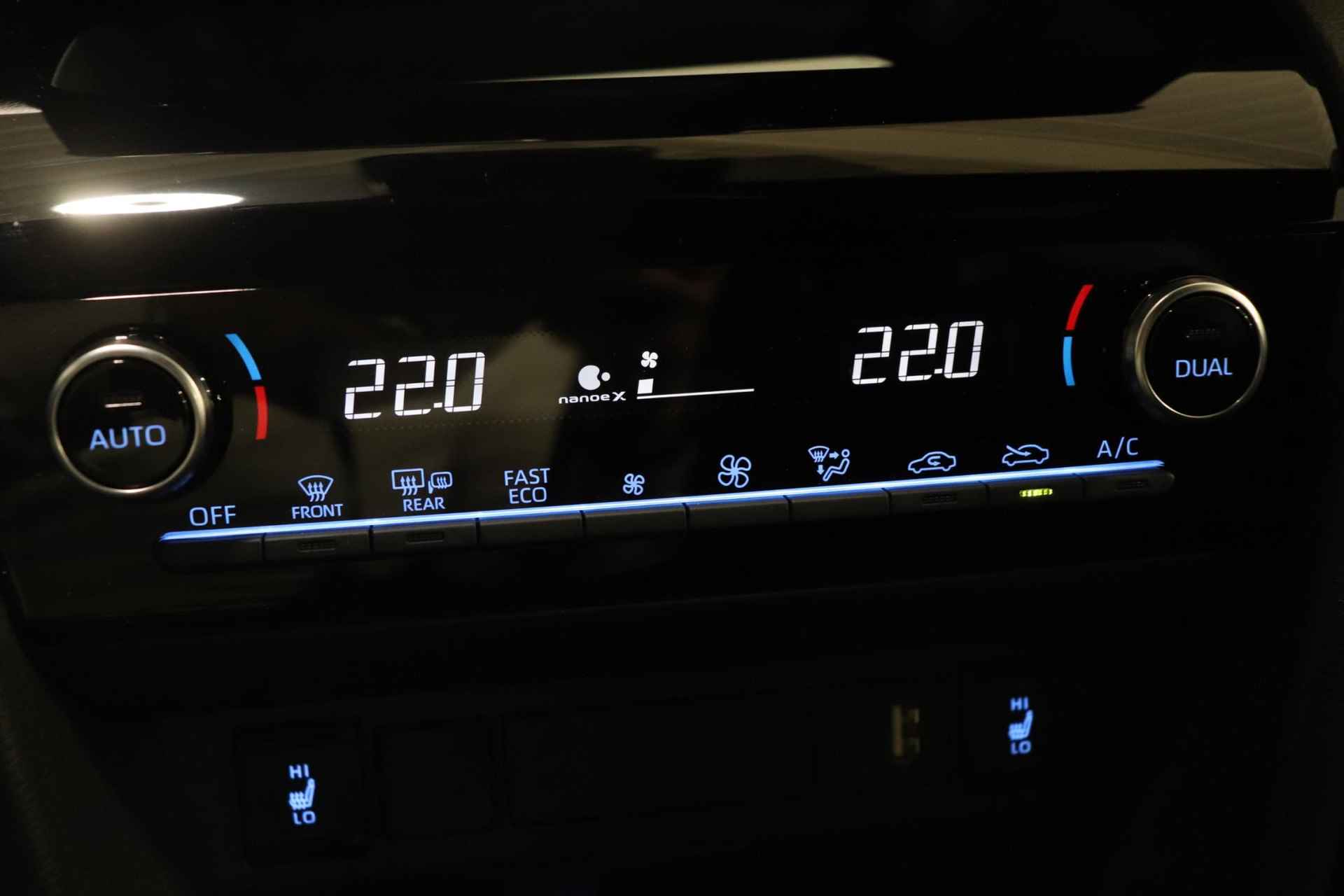 Toyota Yaris Cross 1.5 Hybrid GR Sport, Elek achterklep, BSM, Demo, Sport accenten, Stuur, Voorruit en Stoel verwarming, Sensoren! - 27/45
