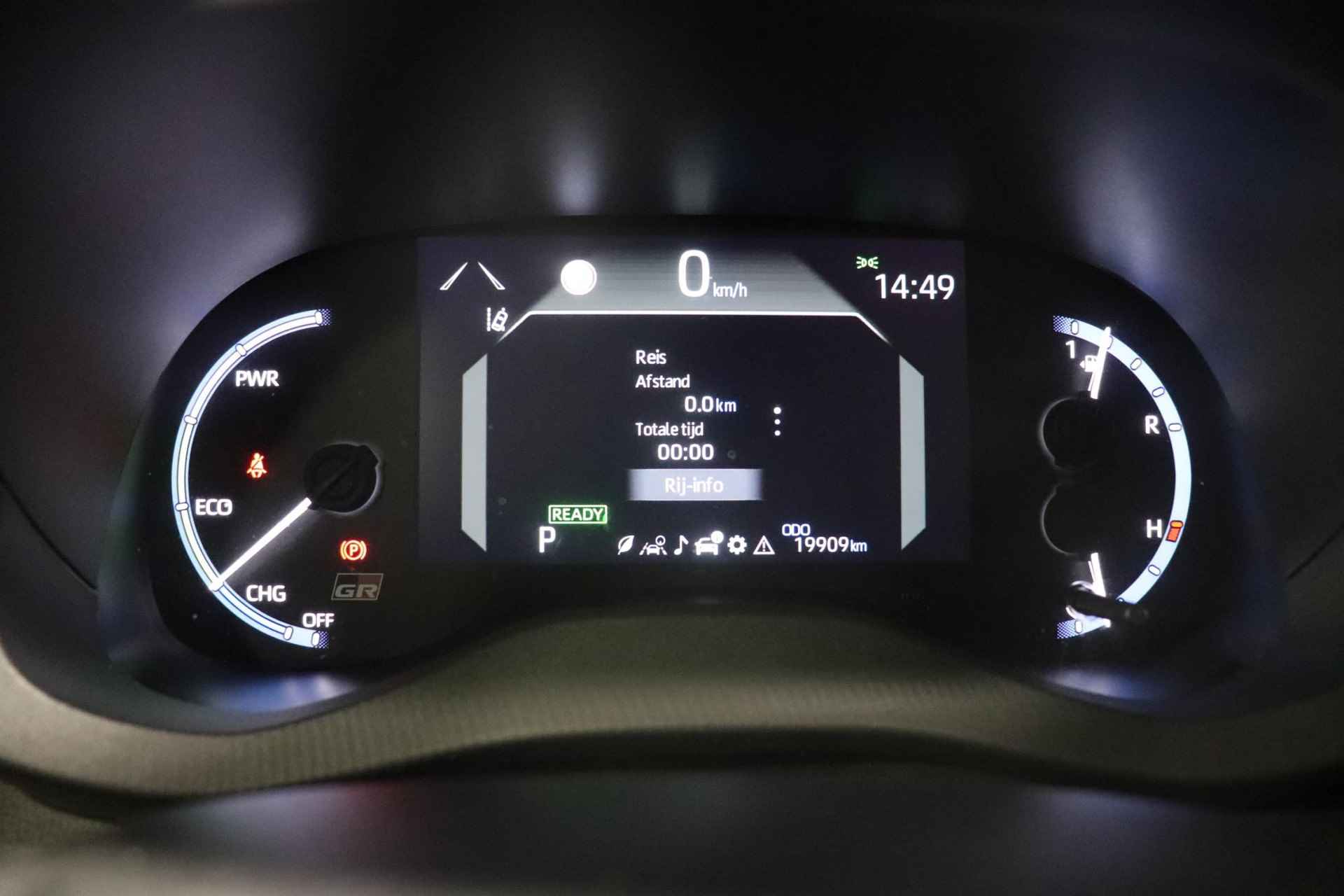 Toyota Yaris Cross 1.5 Hybrid GR Sport, Elek achterklep, BSM, Demo, Sport accenten, Stuur, Voorruit en Stoel verwarming, Sensoren! - 45/45
