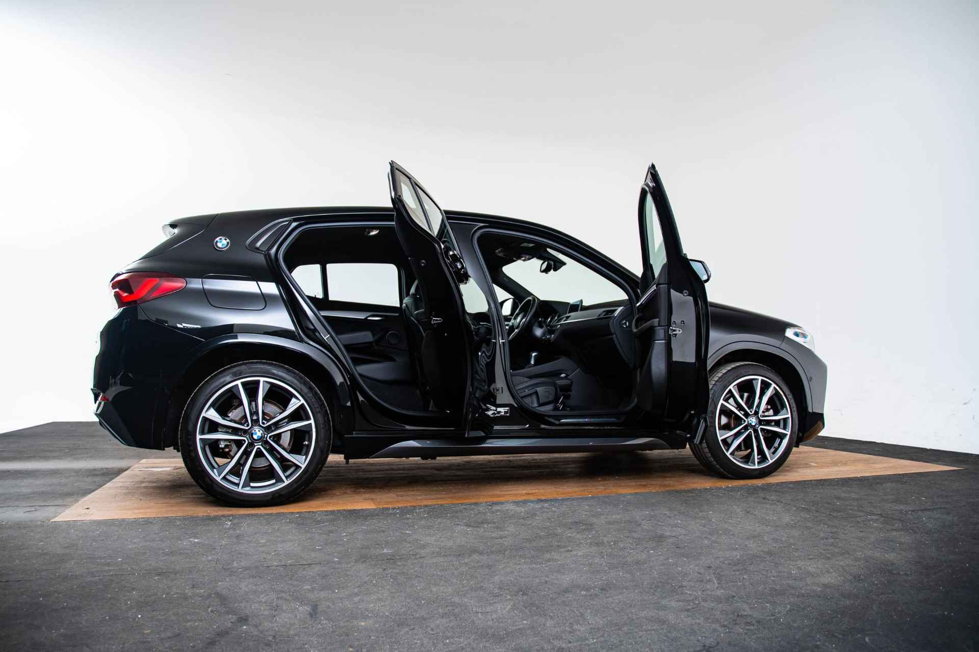 BMW X2 xDrive25e High Executive M Sport - Elektrisch verwarmde voorstoelen - Sportstoelen - Park Assistant - Cruise Control - Koplampsproeiers - Elektrische Achterklep - Stuurwielrand verwarmd - Armsteun voor - - 9/68