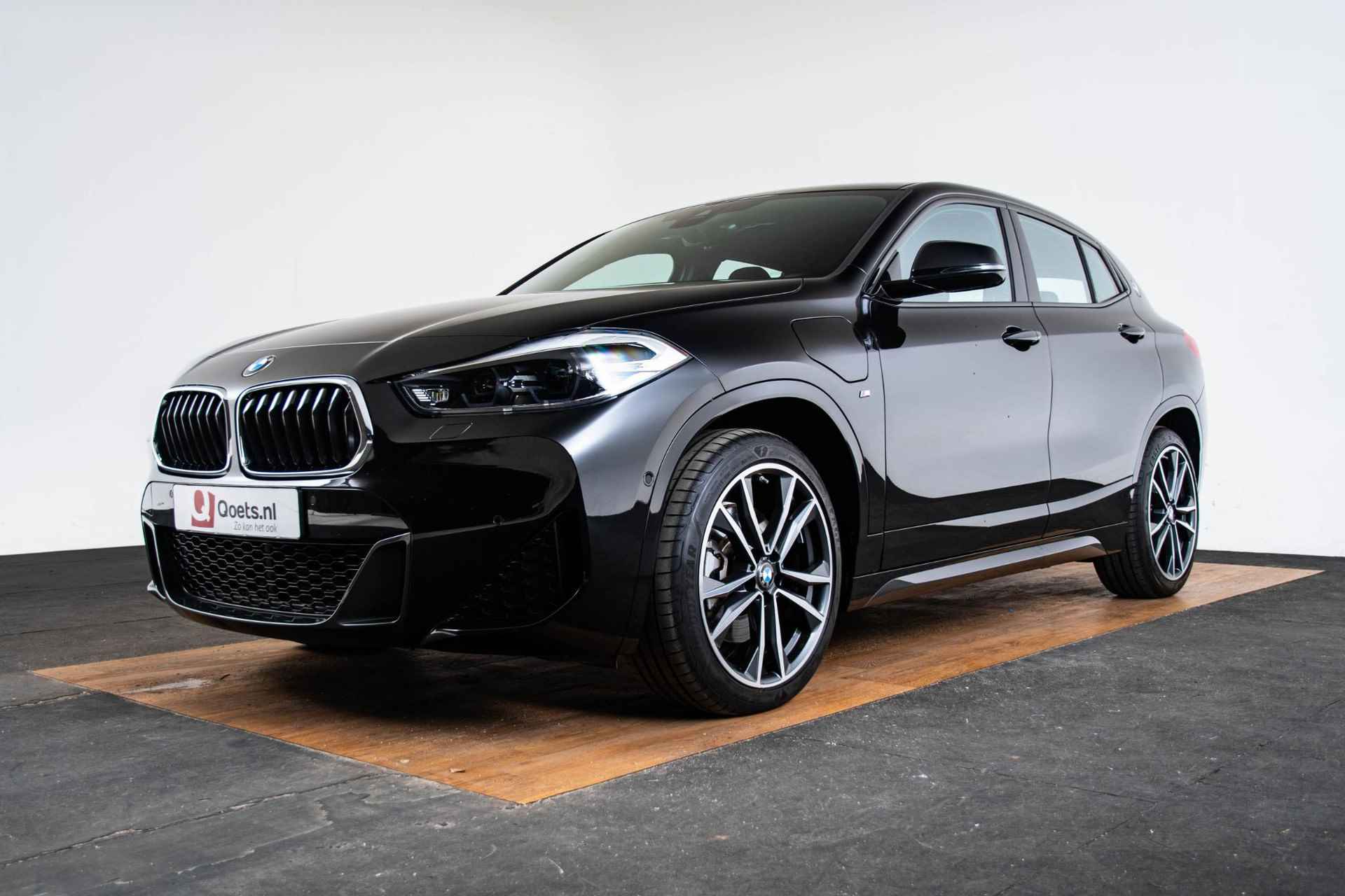 BMW X2 xDrive25e High Executive M Sport - Elektrisch verwarmde voorstoelen - Sportstoelen - Park Assistant - Cruise Control - Koplampsproeiers - Elektrische Achterklep - Stuurwielrand verwarmd - Armsteun voor - - 13/68