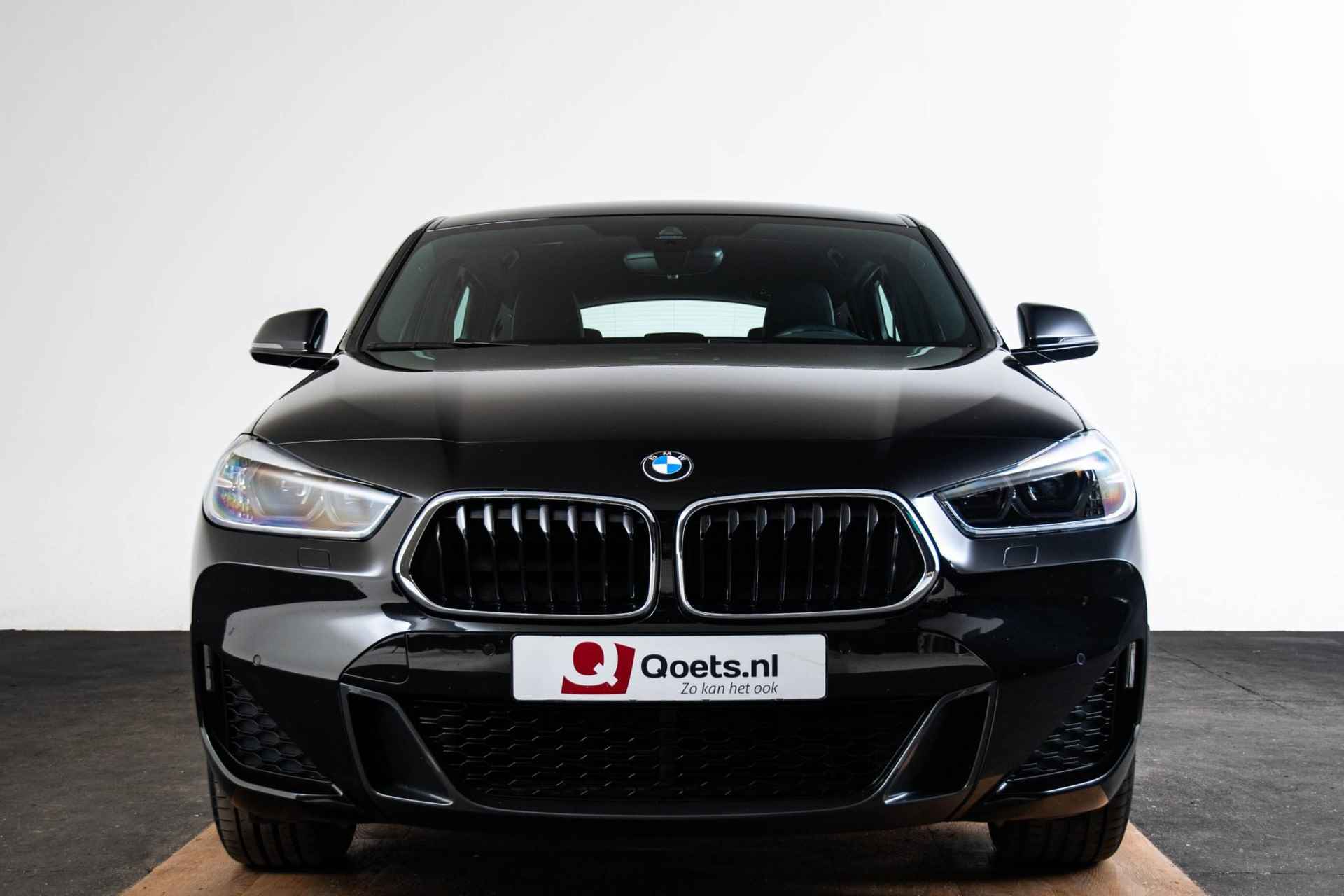 BMW X2 xDrive25e High Executive M Sport - Elektrisch verwarmde voorstoelen - Sportstoelen - Park Assistant - Cruise Control - Koplampsproeiers - Elektrische Achterklep - Stuurwielrand verwarmd - Armsteun voor - - 23/68