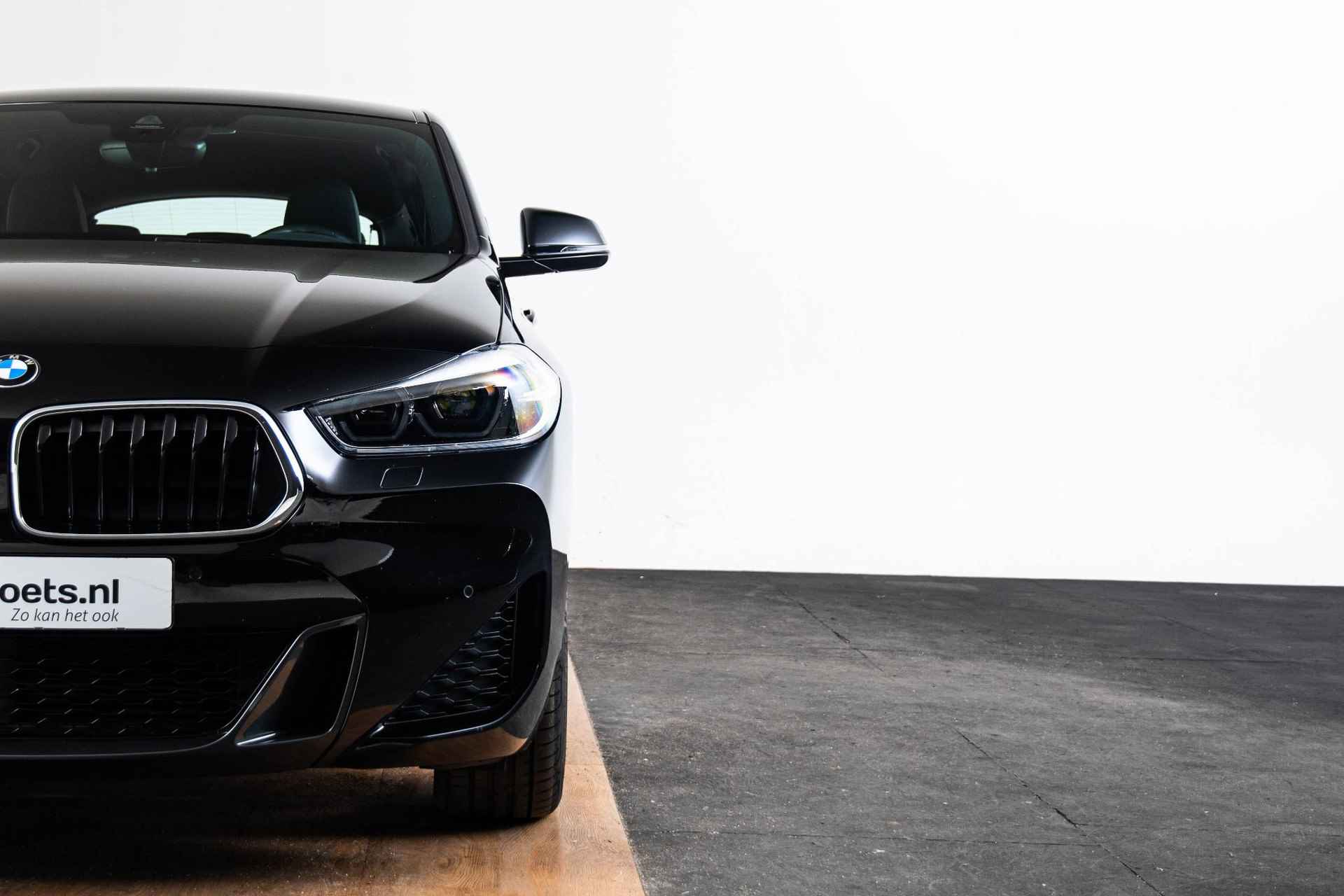 BMW X2 xDrive25e High Executive M Sport - Elektrisch verwarmde voorstoelen - Sportstoelen - Park Assistant - Cruise Control - Koplampsproeiers - Elektrische Achterklep - Stuurwielrand verwarmd - Armsteun voor - - 24/68