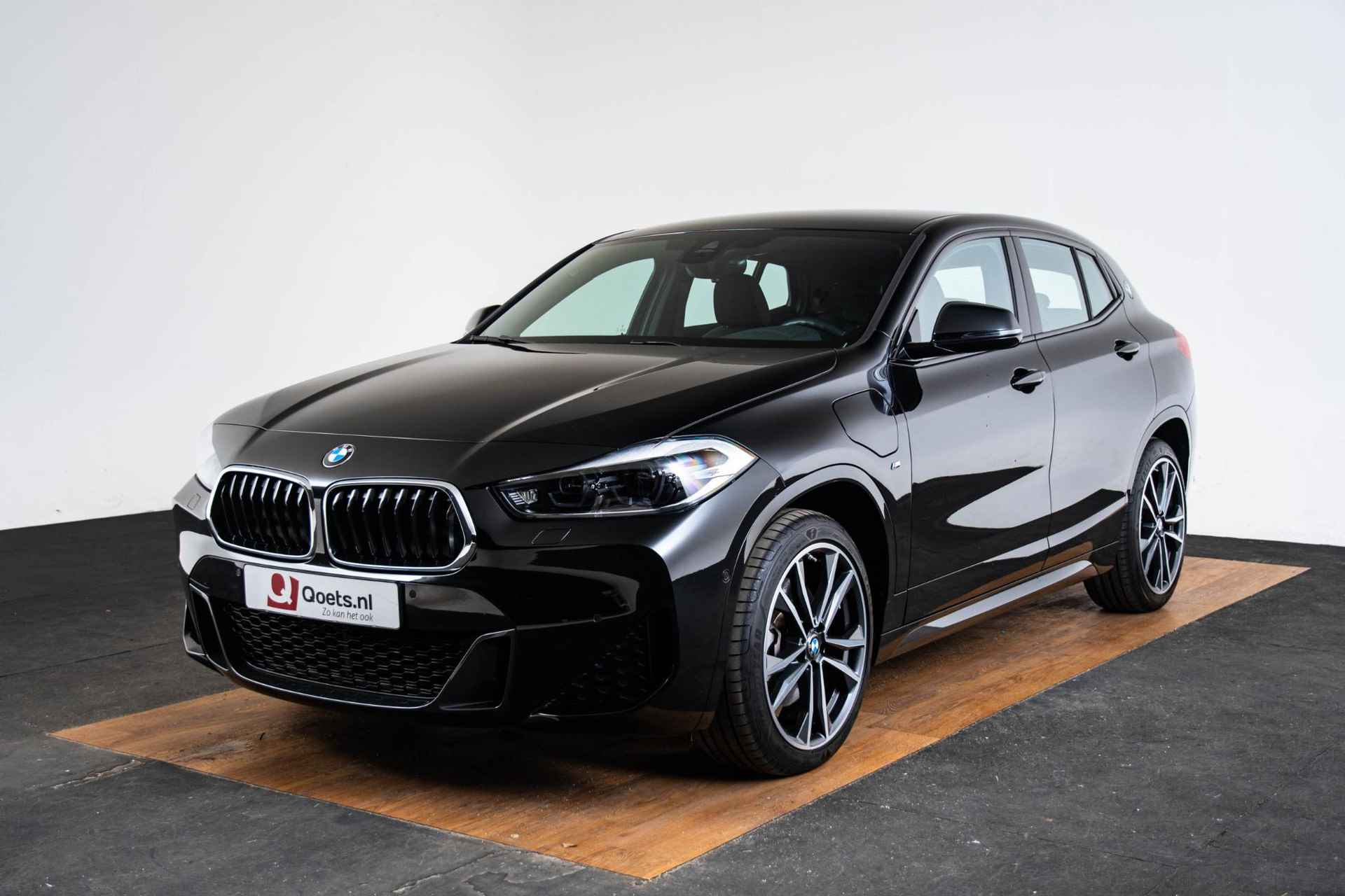 BMW X2 xDrive25e High Executive M Sport - Elektrisch verwarmde voorstoelen - Sportstoelen - Park Assistant - Cruise Control - Koplampsproeiers - Elektrische Achterklep - Stuurwielrand verwarmd - Armsteun voor - - 67/68