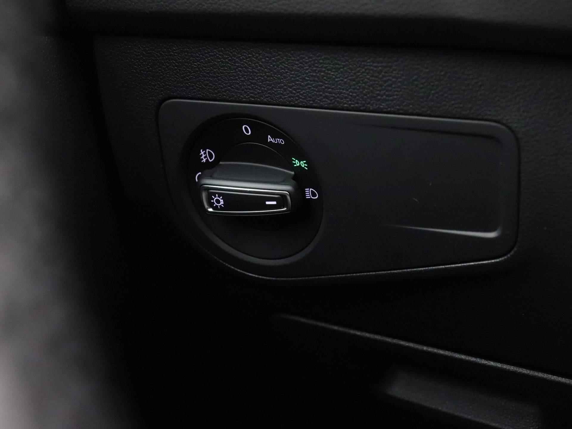 Volkswagen Tiguan Allspace 2.0 TDI 150 PK | Navigatie | Apple Carplay | Android Auto | Parkeersensoren | Elektrische Achterklep | Zwenkbare Trekhaak | Adaptive Cruise Control | DAB | Telefoon Draadloos Opladen | Rijstrookhulp | - 27/40