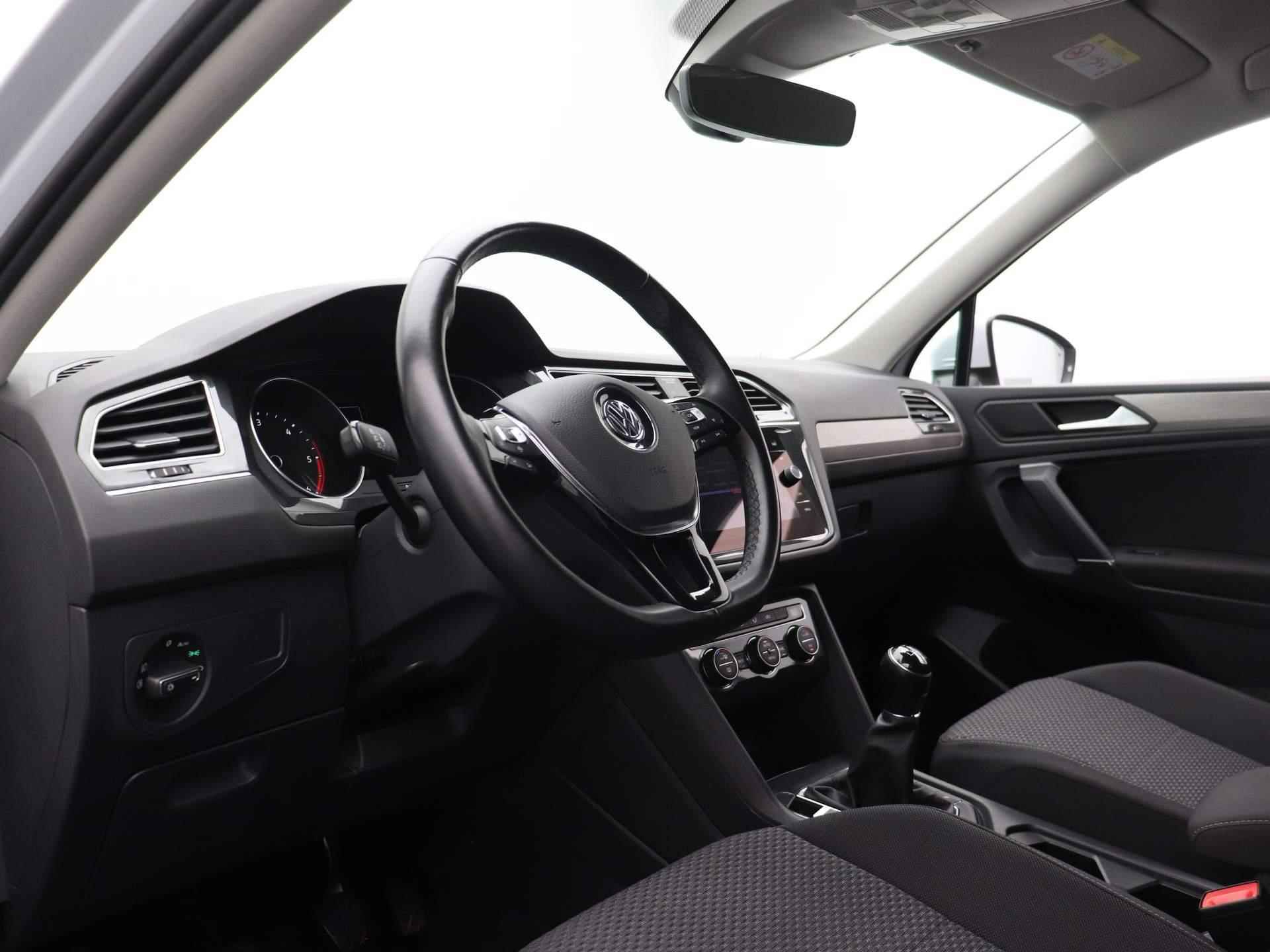 Volkswagen Tiguan Allspace 2.0 TDI 150 PK | Navigatie | Apple Carplay | Android Auto | Parkeersensoren | Elektrische Achterklep | Zwenkbare Trekhaak | Adaptive Cruise Control | DAB | Telefoon Draadloos Opladen | Rijstrookhulp | - 33/40