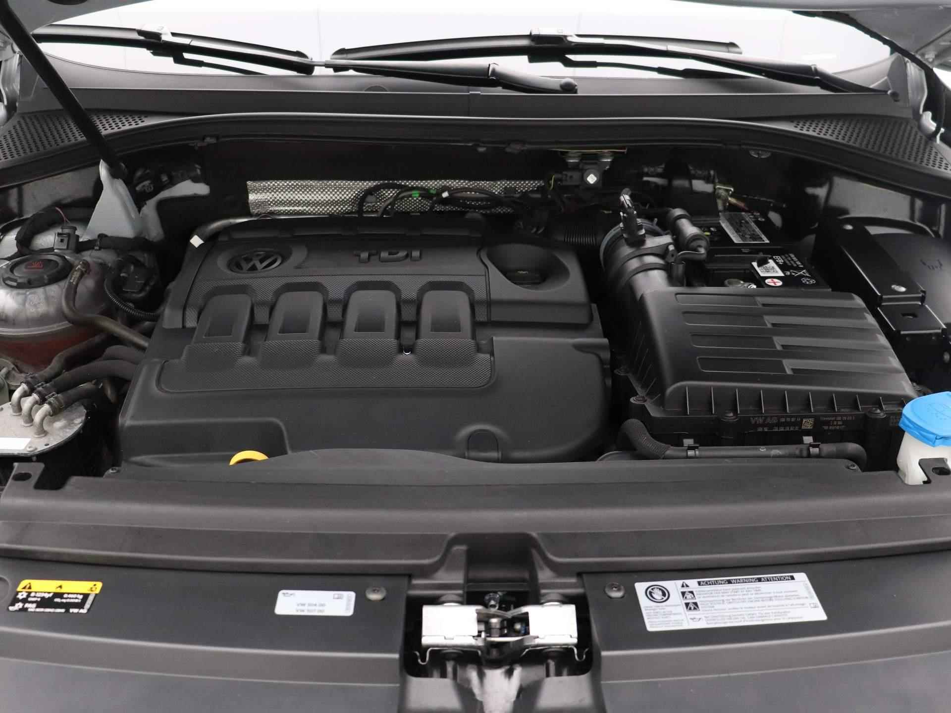 Volkswagen Tiguan Allspace 2.0 TDI 150 PK | Navigatie | Apple Carplay | Android Auto | Parkeersensoren | Elektrische Achterklep | Zwenkbare Trekhaak | Adaptive Cruise Control | DAB | Telefoon Draadloos Opladen | Rijstrookhulp | - 37/40