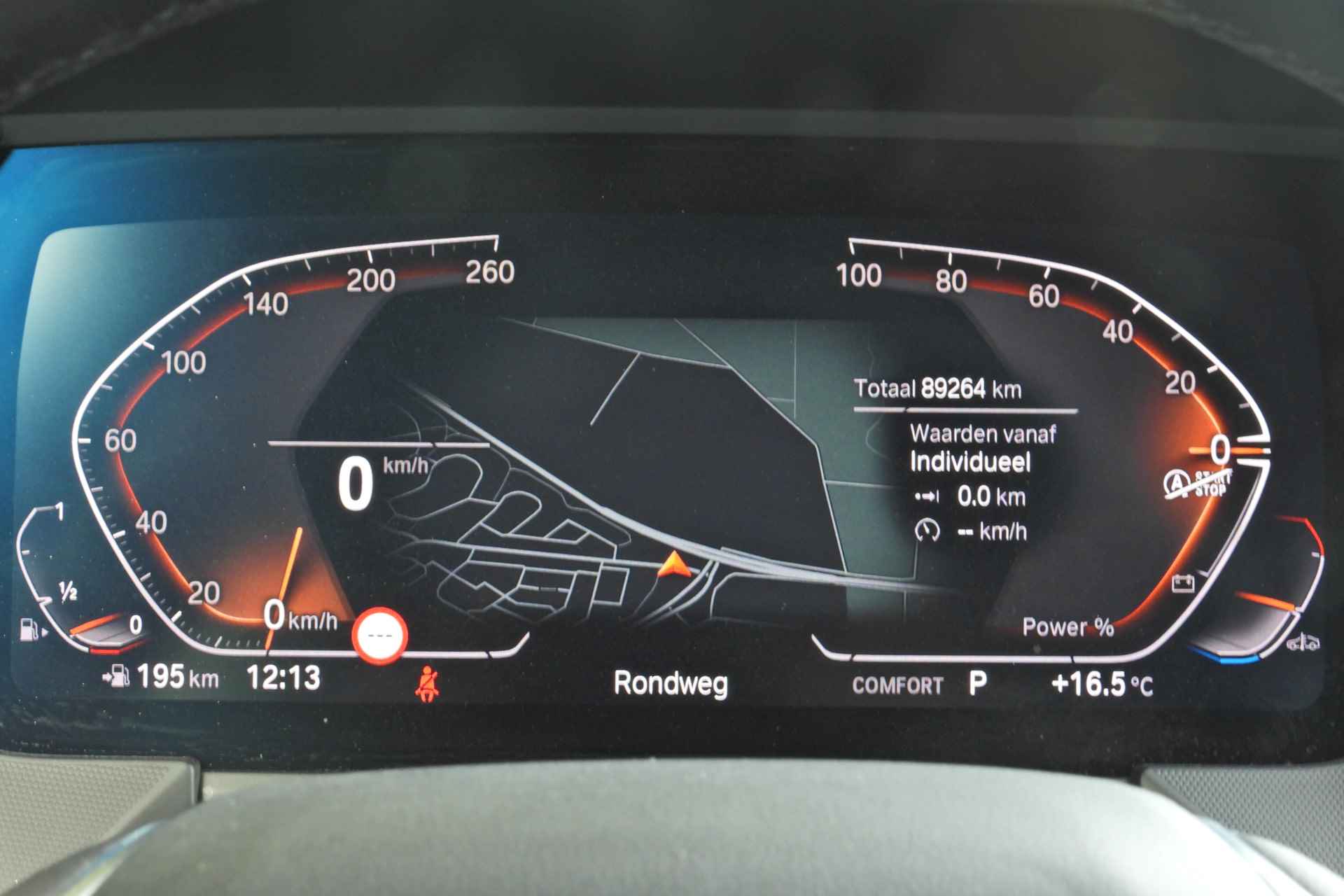 BMW 1-serie 118i Executive Sport Line Automaat / Sportstoelen / Adaptieve LED / Live Cockpit Professional / Stoelverwarming / PDC voor + achter - 11/34