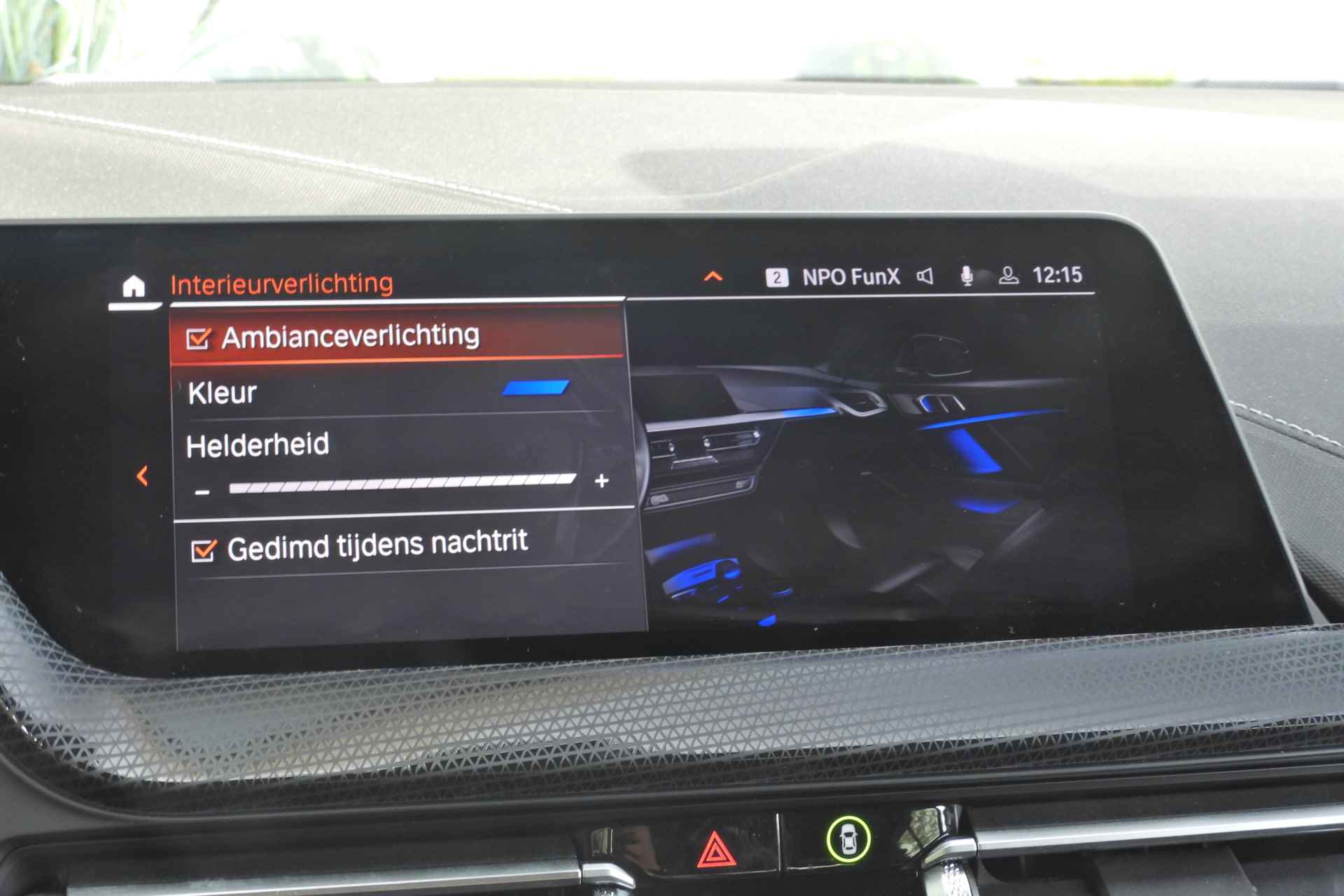 BMW 1-serie 118i Executive Sport Line Automaat / Sportstoelen / Adaptieve LED / Live Cockpit Professional / Stoelverwarming / PDC voor + achter - 31/34