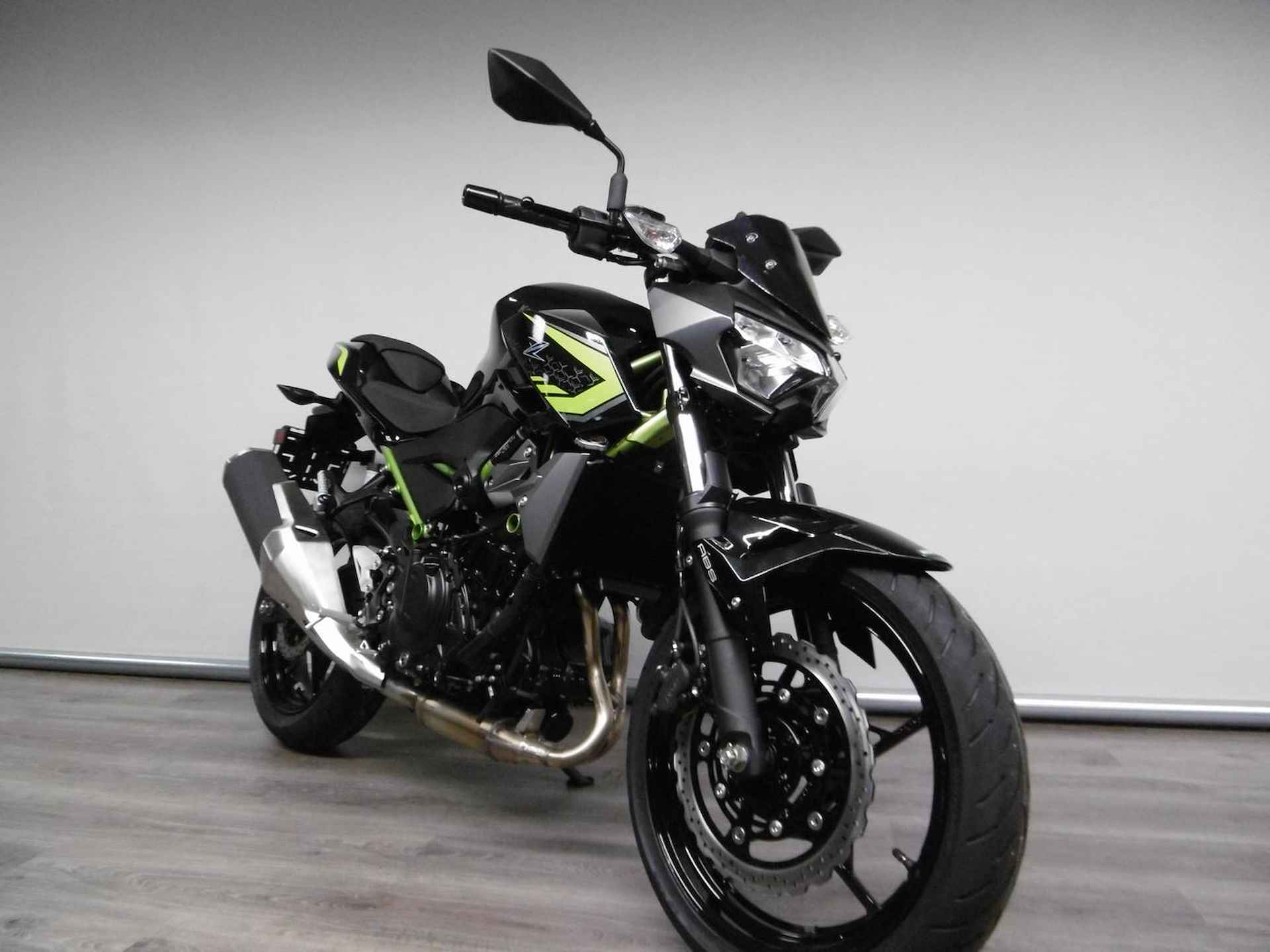 Kawasaki Z 400 - 2/12