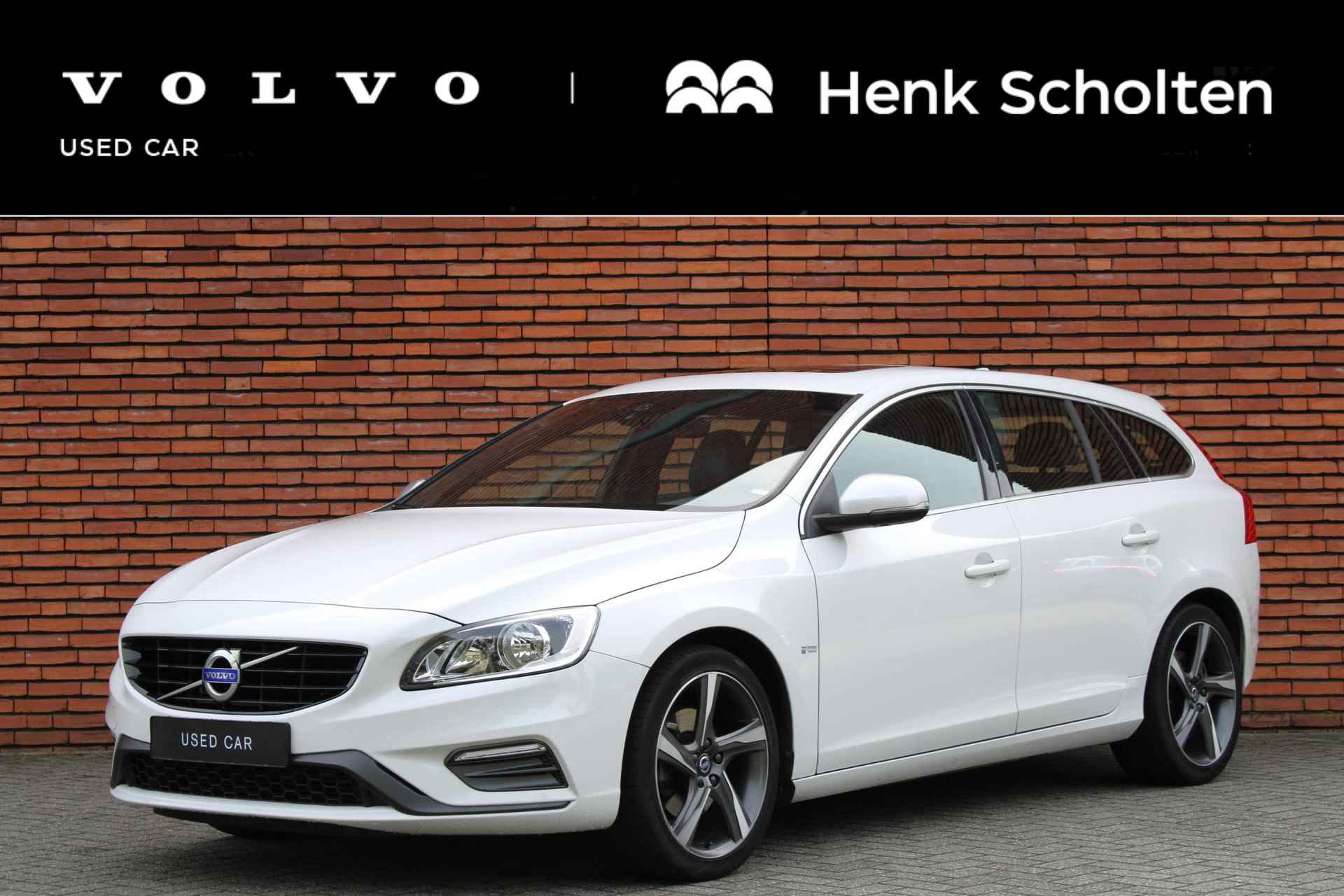 Volvo V60 T3 152PK R-Design, Trekhaak, Schuikanteldak, Elektrisch Verwarmbare Voorruit, 18'' Lichtmetalen Velgen, Navigatie, Cruise Control, Bluetooth Telefonie & Multimedia, Sportstoelen, Climate Control - 1/21