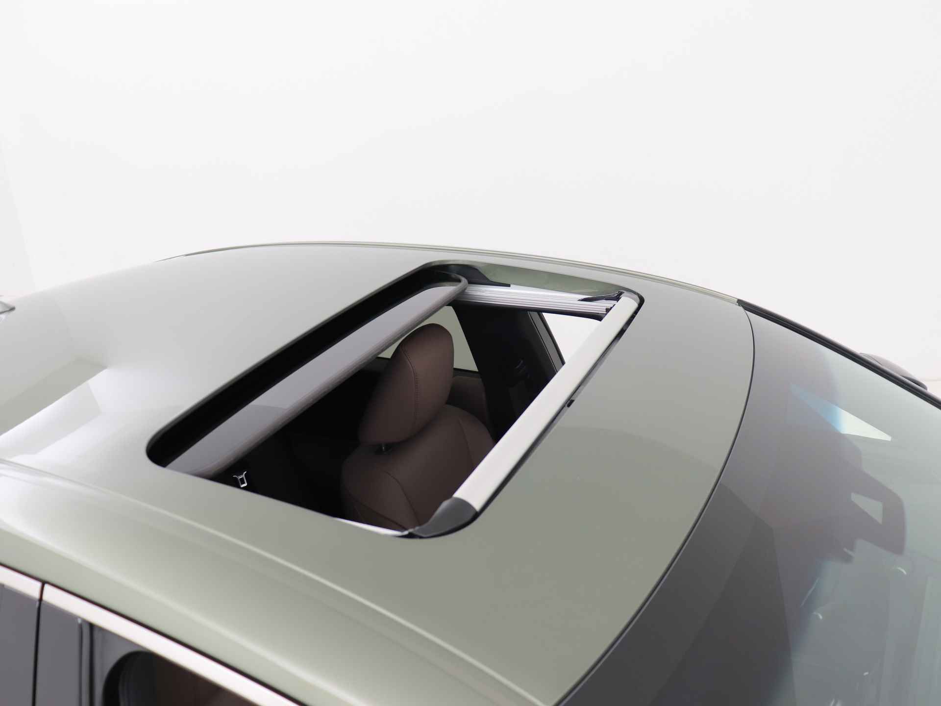 Lexus ES 300h Business Line | Premium Navigatiesysteem | Stoel- en stuurwielverwarming | Apple Carplay/ Android Auto | - 6/49