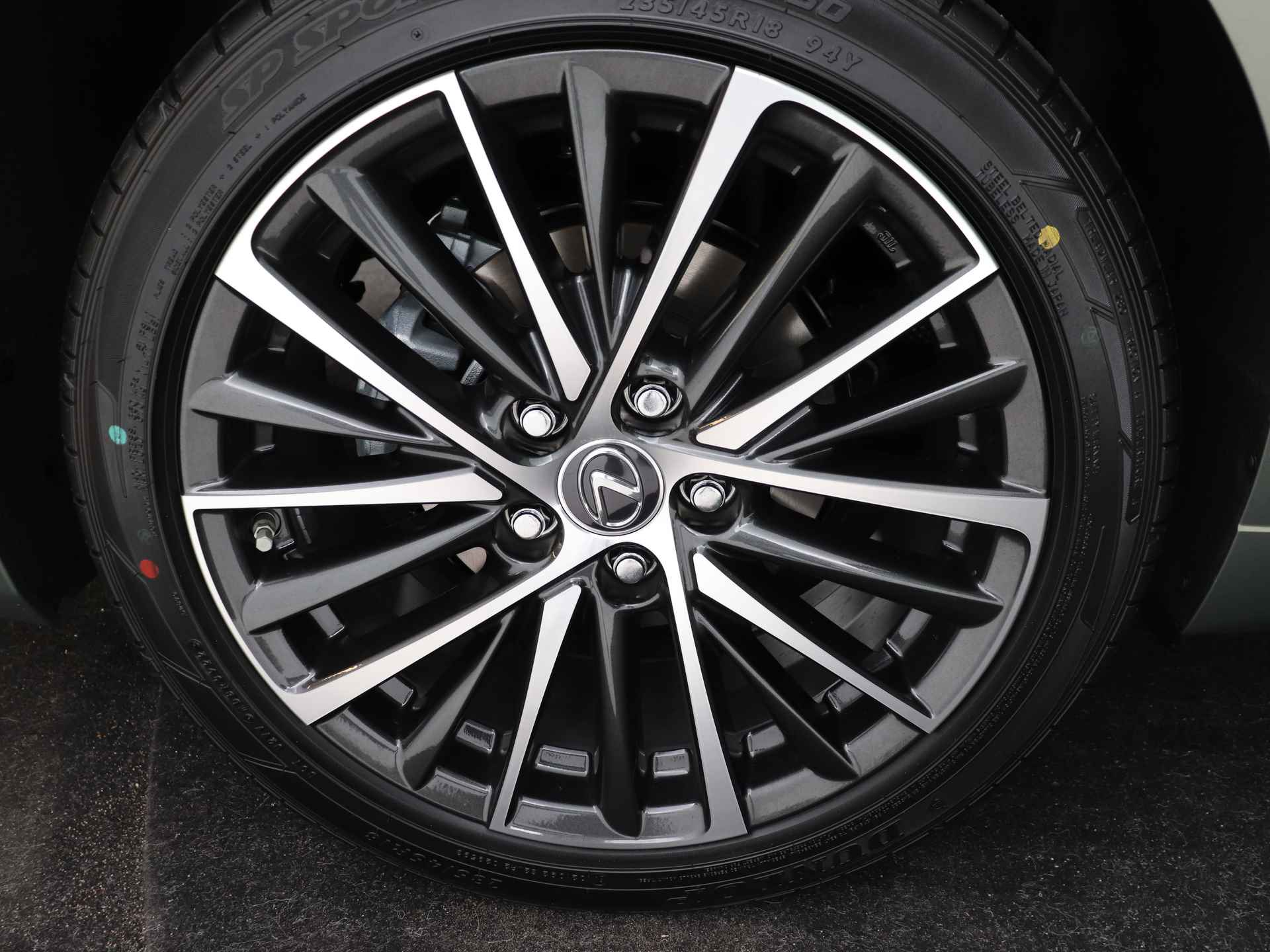 Lexus ES 300h Business Line | Premium Navigatiesysteem | Stoel- en stuurwielverwarming | Apple Carplay/ Android Auto | - 43/49