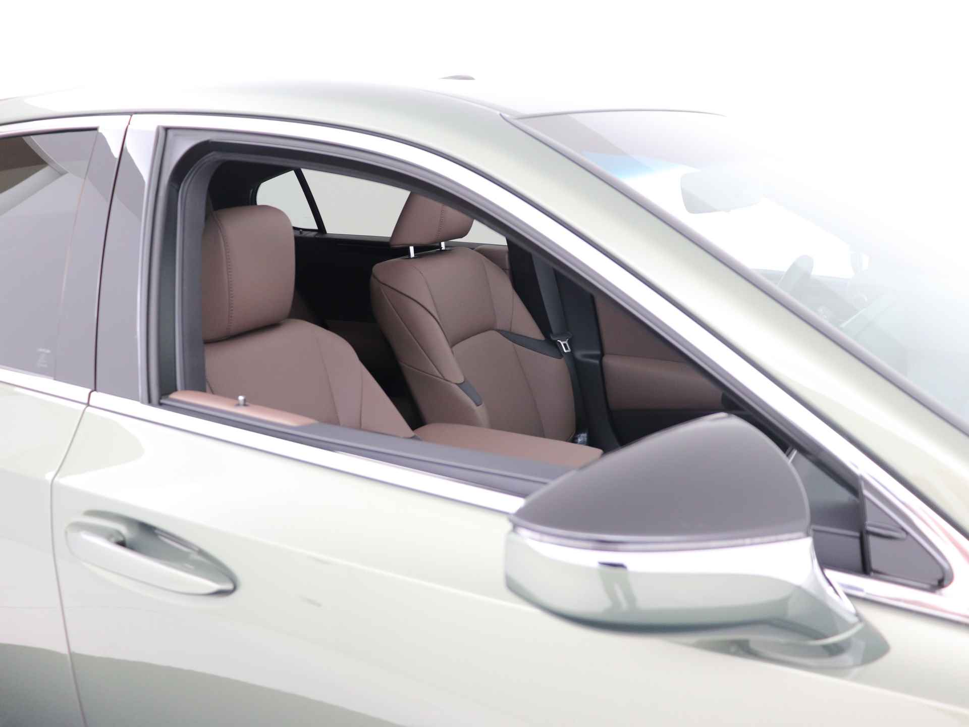 Lexus ES 300h Business Line | Premium Navigatiesysteem | Stoel- en stuurwielverwarming | Apple Carplay/ Android Auto | - 47/49