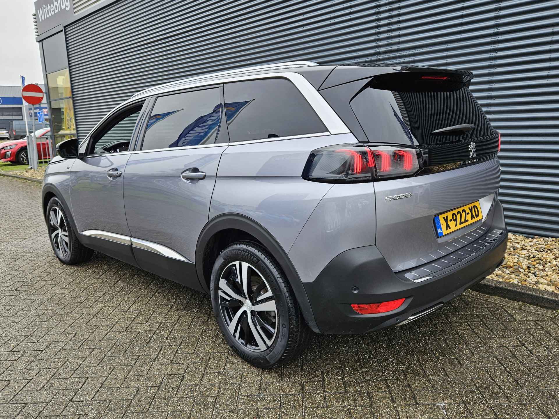 Peugeot 5008 1.2 Hybrid GT | Automaat | 7-Zits | Camera voor en achter | Navigatie | Bluetooth | Apple Carplay en Android Auto | - 5/45