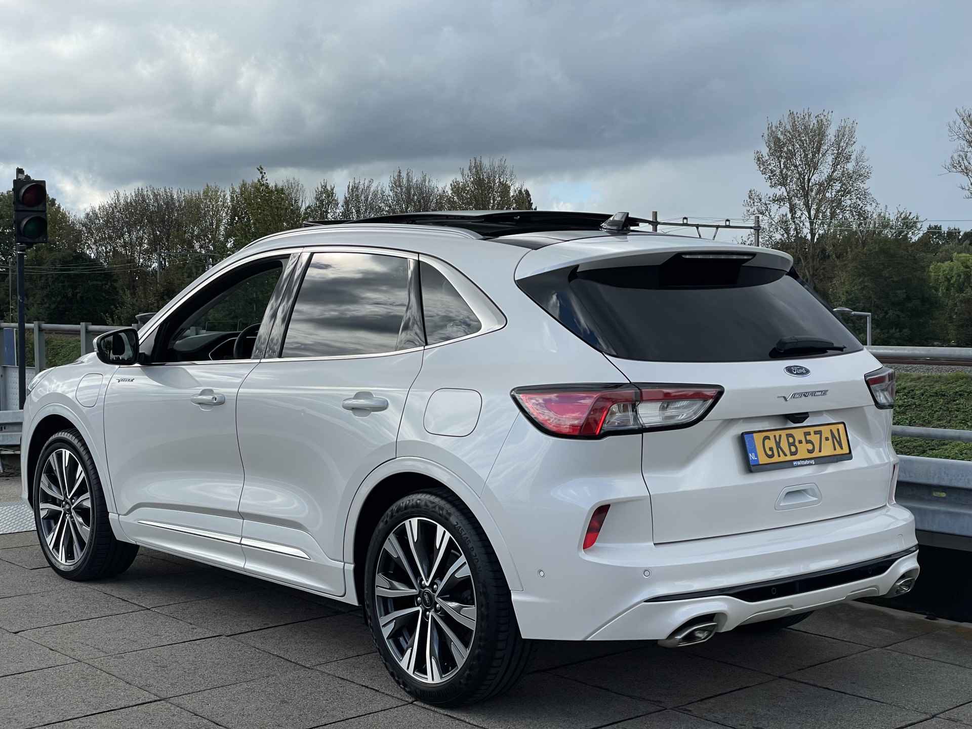 Ford Kuga 2.5 PHEV 225pk Vignale | Panoramadak | Winter Pack | Leder | Rijklaarprijs! | - 8/43