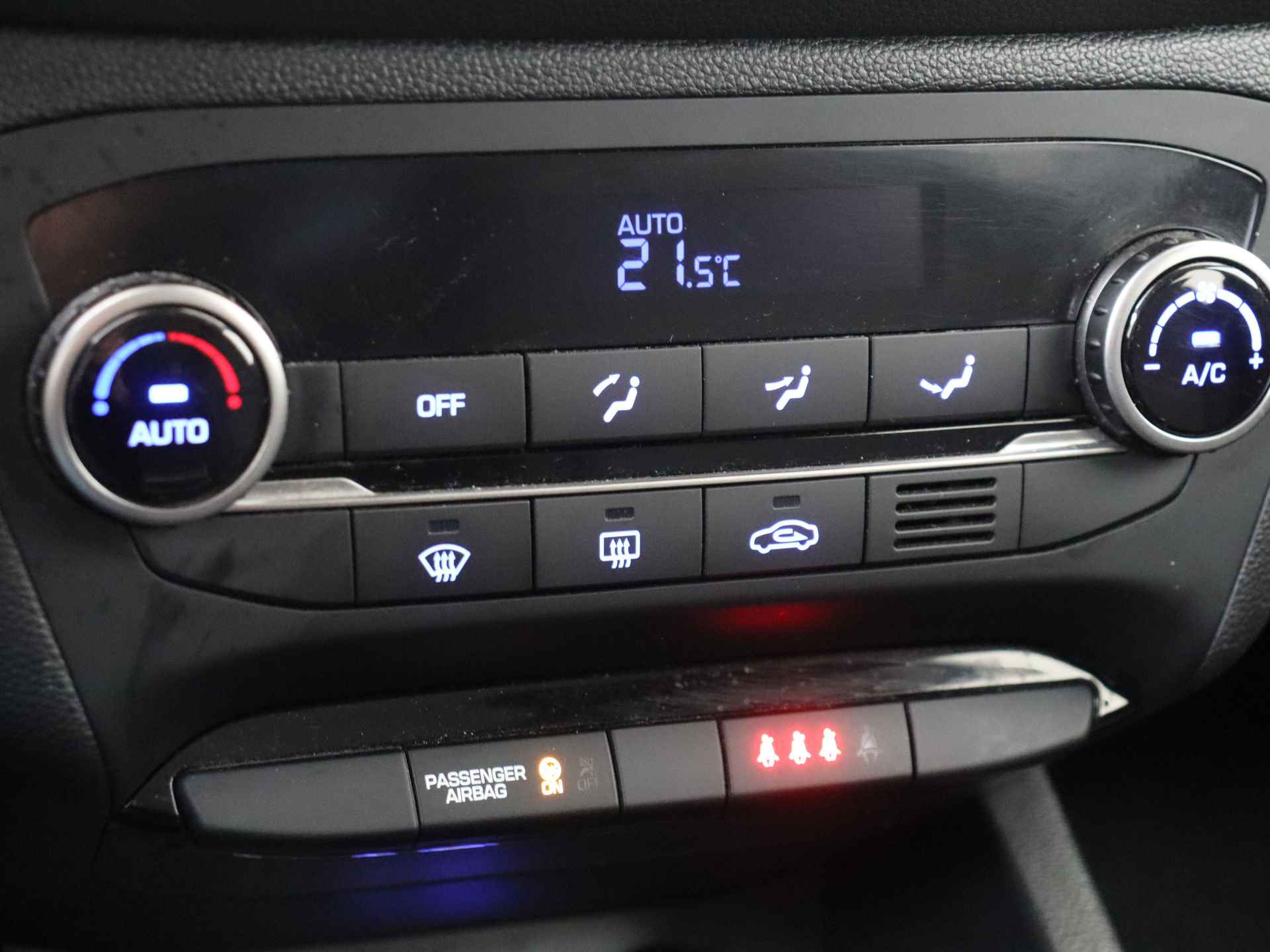 Hyundai i20 1.0 T-GDI Comfort 5 deurs | Navigatie | Climate Control - 19/32
