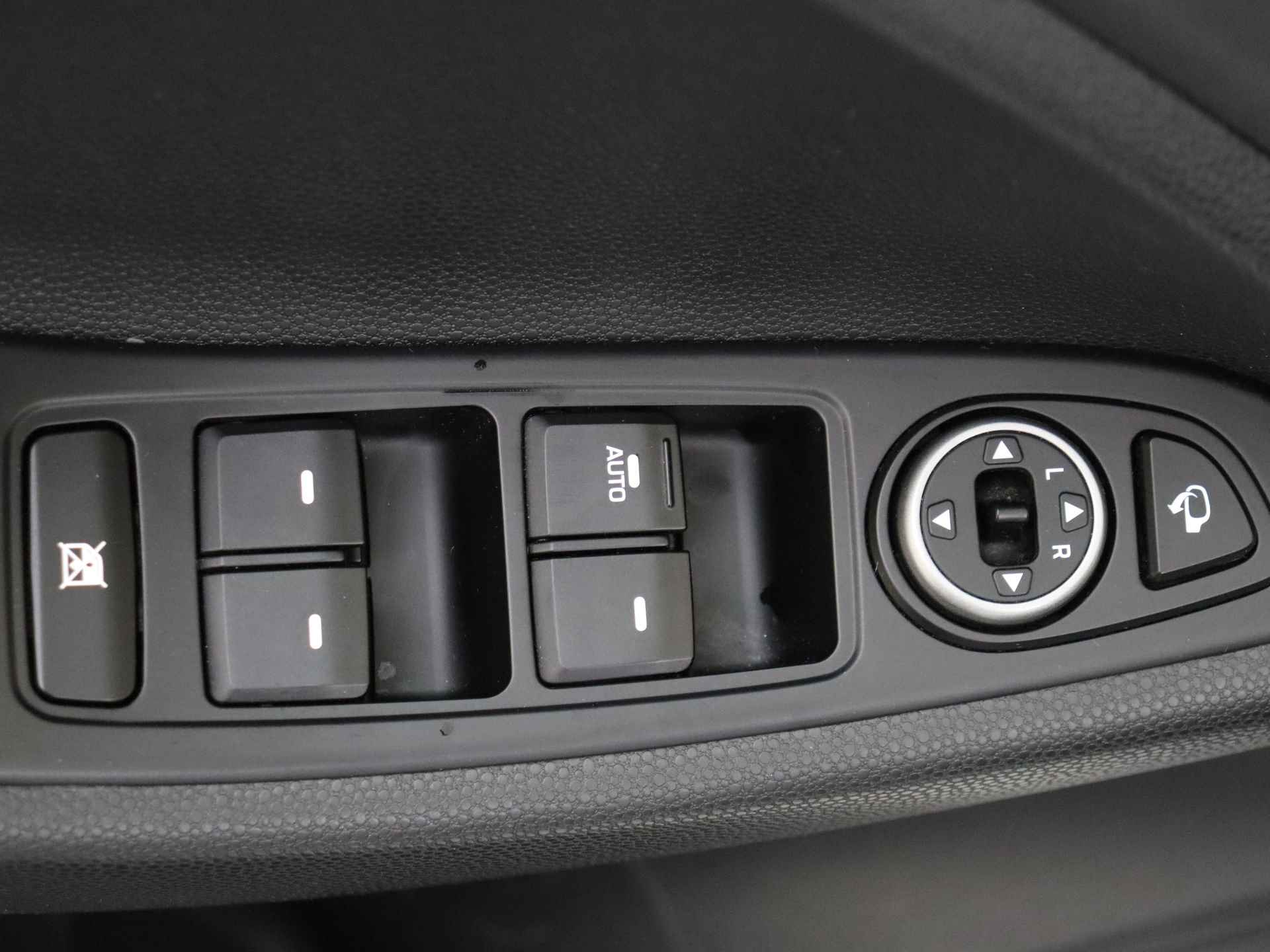 Hyundai i20 1.0 T-GDI Comfort 5 deurs | Navigatie | Climate Control - 28/32