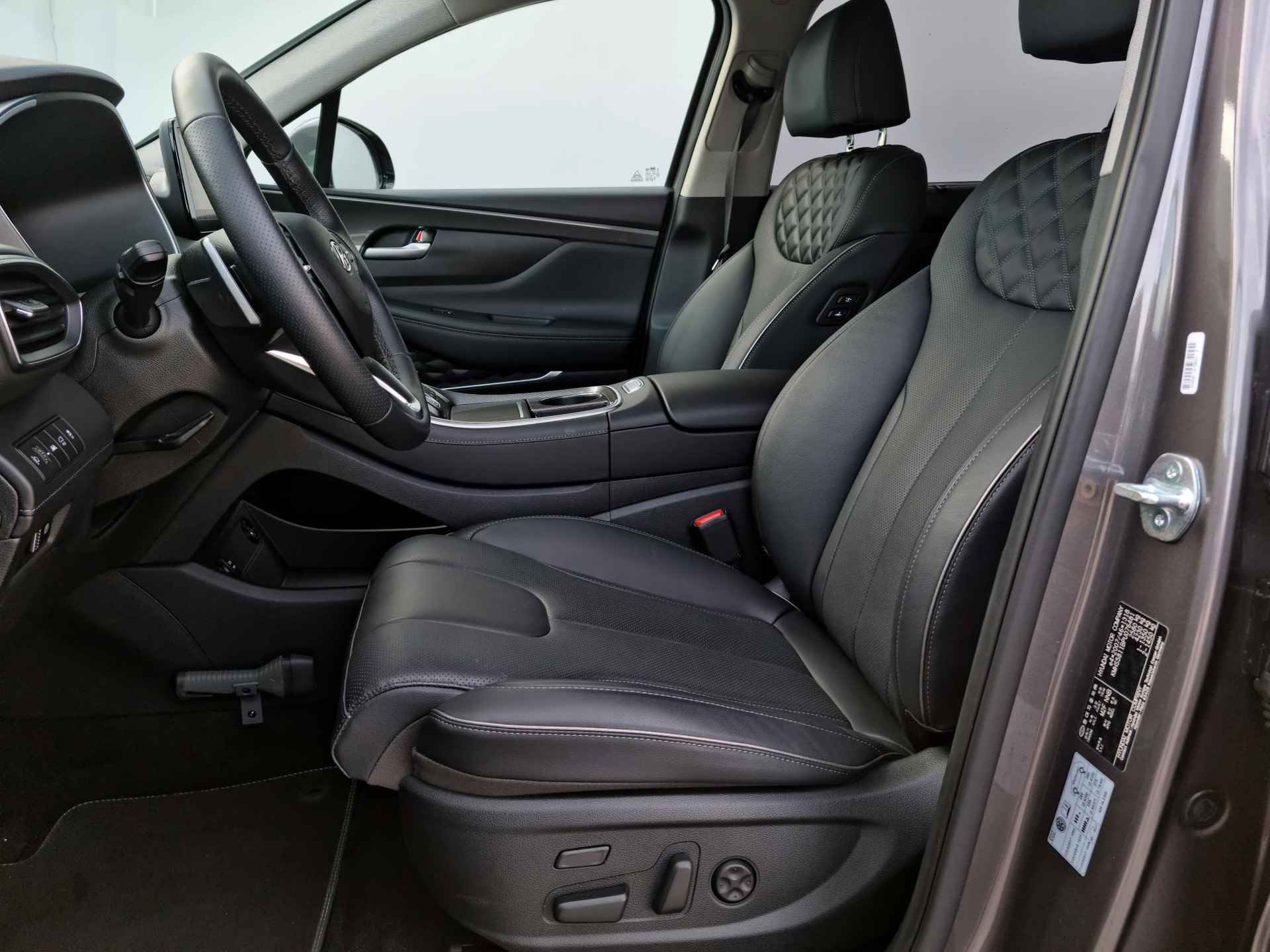 Hyundai Santa Fe 1.6 T-GDI HEV Premium 7Persoons Automaat / Lederen Bekleding / Head-up Display  / Elektrische Achterklep - 6/54