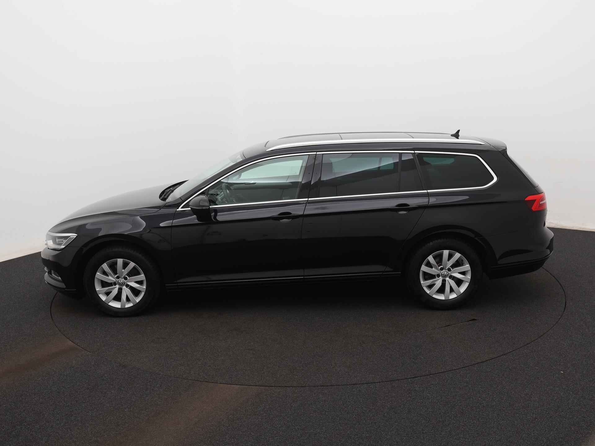 Volkswagen Passat Variant 2.0 TDI Comfortline Business 150 PK | Automaat | Navigatie | Panoramadak | Apple Carplay | Android Auto | Adaptive Cruise Control | LED | Lichtmetalen velgen | Parkeersensoren | - 4/25