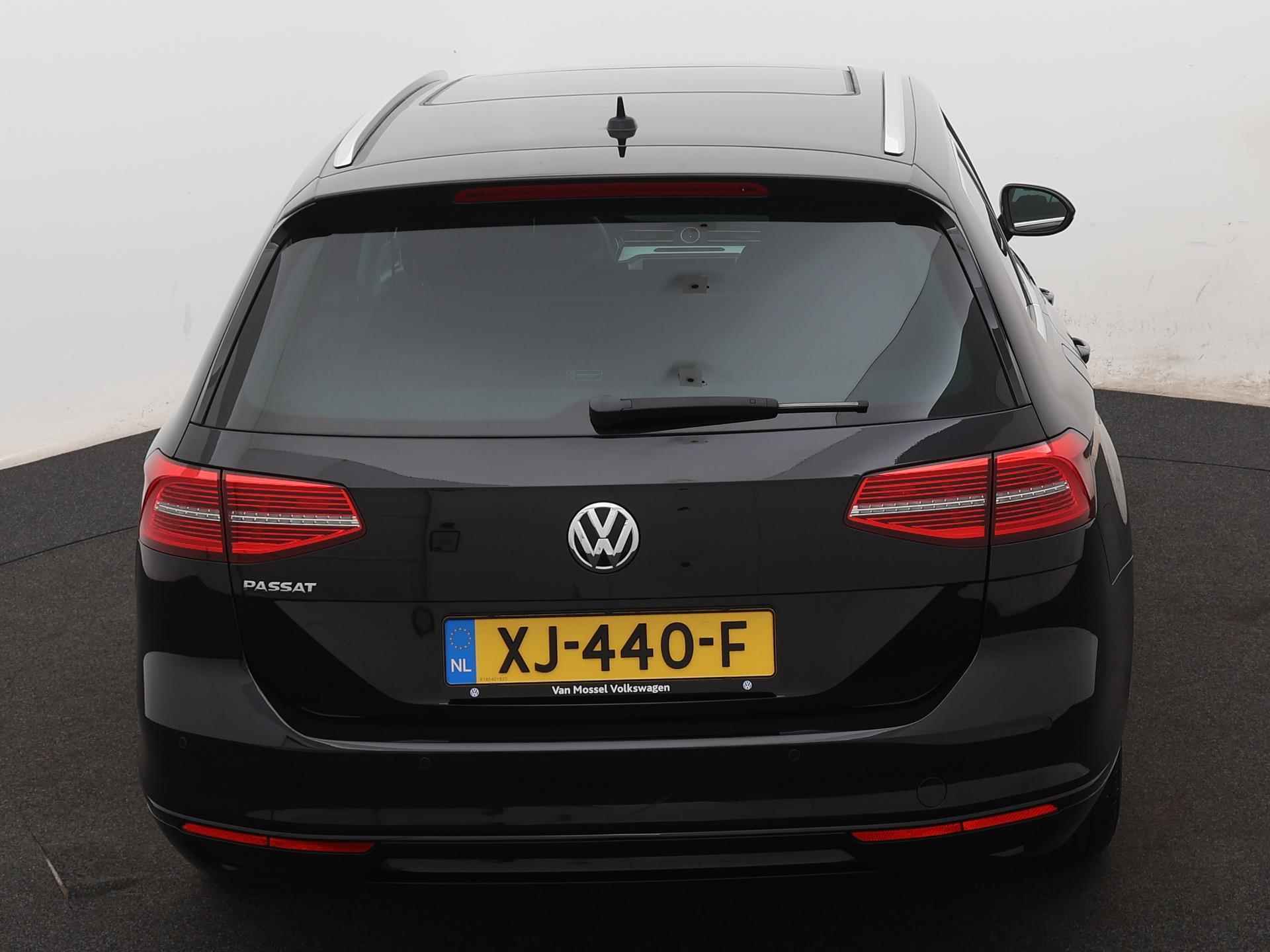 Volkswagen Passat Variant 2.0 TDI Comfortline Business 150 PK | Automaat | Navigatie | Panoramadak | Apple Carplay | Android Auto | Adaptive Cruise Control | LED | Lichtmetalen velgen | Parkeersensoren | - 6/25