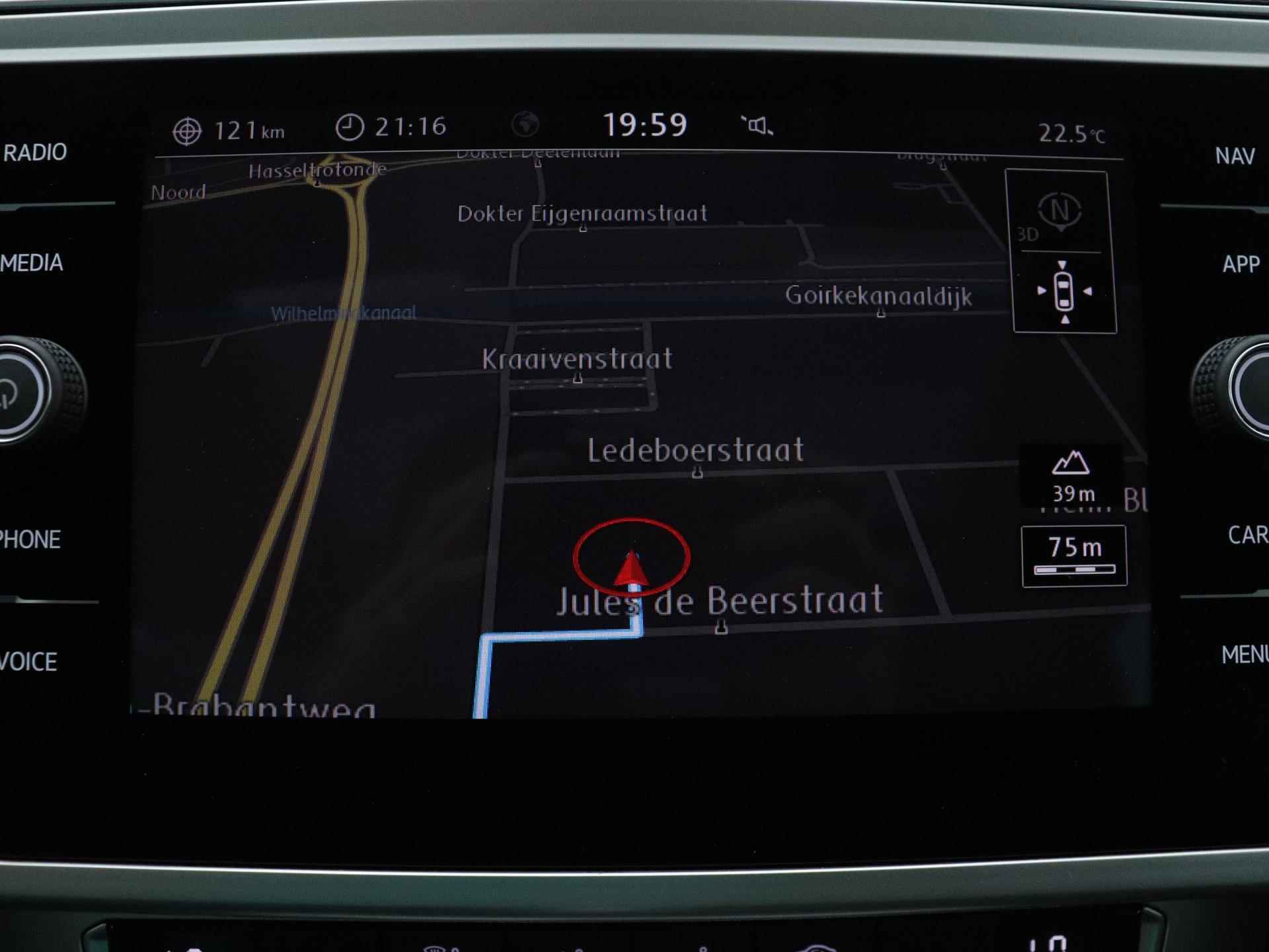 Volkswagen Passat Variant 2.0 TDI Comfortline Business 150 PK | Automaat | Navigatie | Panoramadak | Apple Carplay | Android Auto | Adaptive Cruise Control | LED | Lichtmetalen velgen | Parkeersensoren | - 15/25