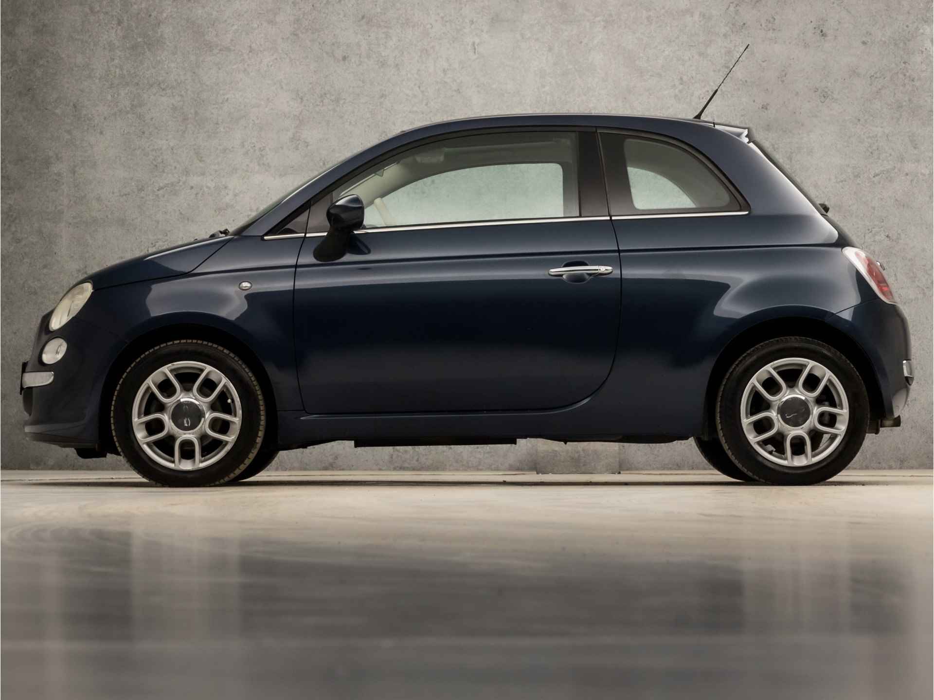 Fiat 500 1.4-16V Lounge (YOUNGTIMER, PANORAMADAK, NAP, RADIO, AIRCO, ELEK PAKKET, SPORTSTOELEN, LM VELGEN, NIEUWE APK, NIEUWSTAAT) - 2/31