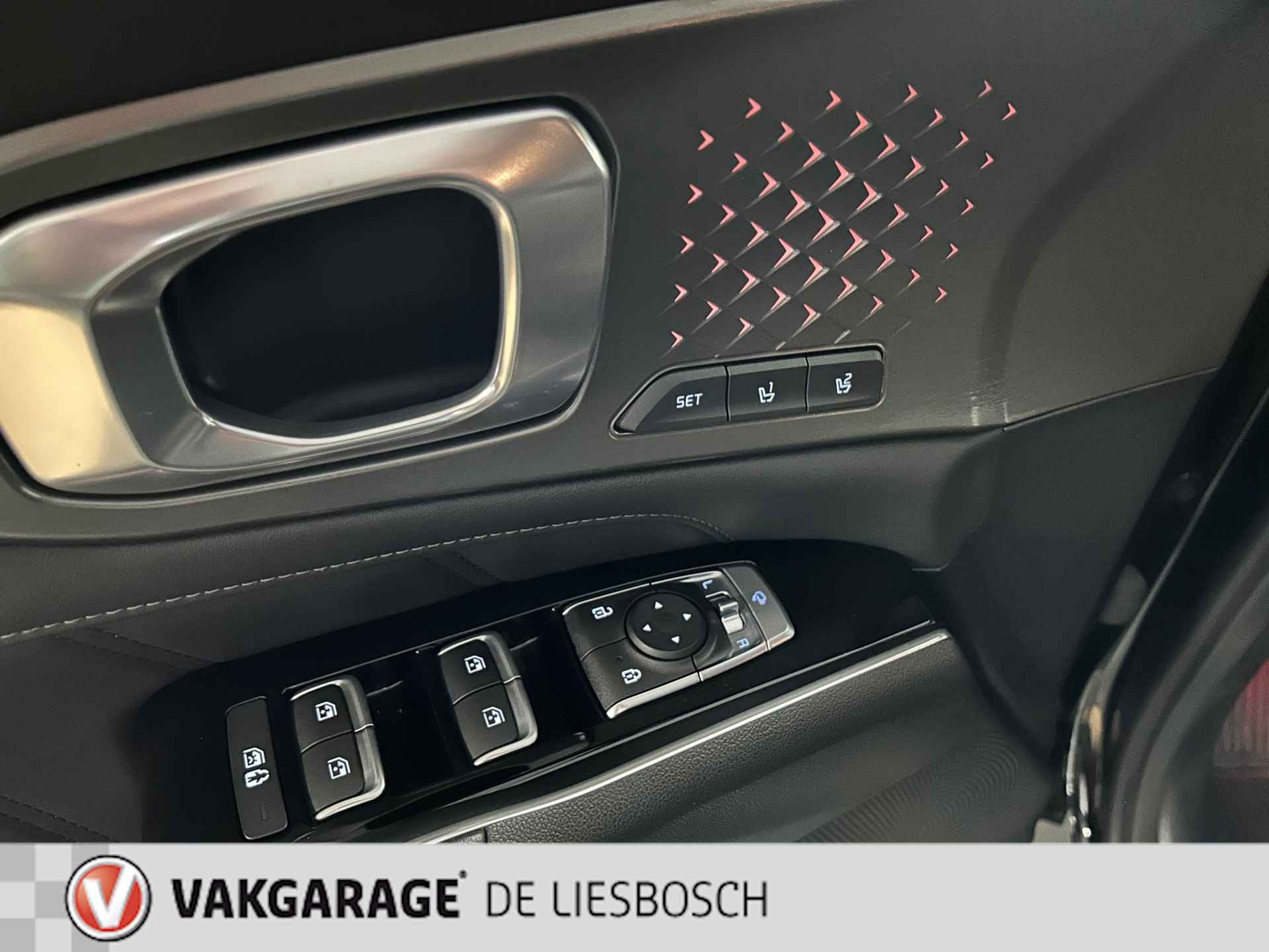 Kia SORENTO 1.6 T-GDI Plug-in Hybrid 4WD ExecutiveLine 5p. / Bose / stoel koeling en verwarming / Leder / trekhaak - 16/33