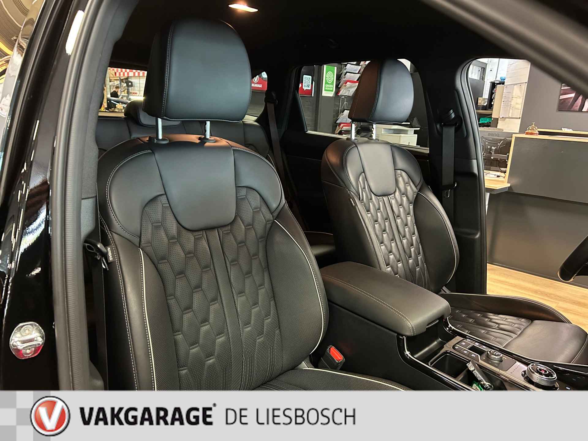 Kia SORENTO 1.6 T-GDI Plug-in Hybrid 4WD ExecutiveLine 5p. / Bose / stoel koeling en verwarming / Leder / trekhaak - 24/33