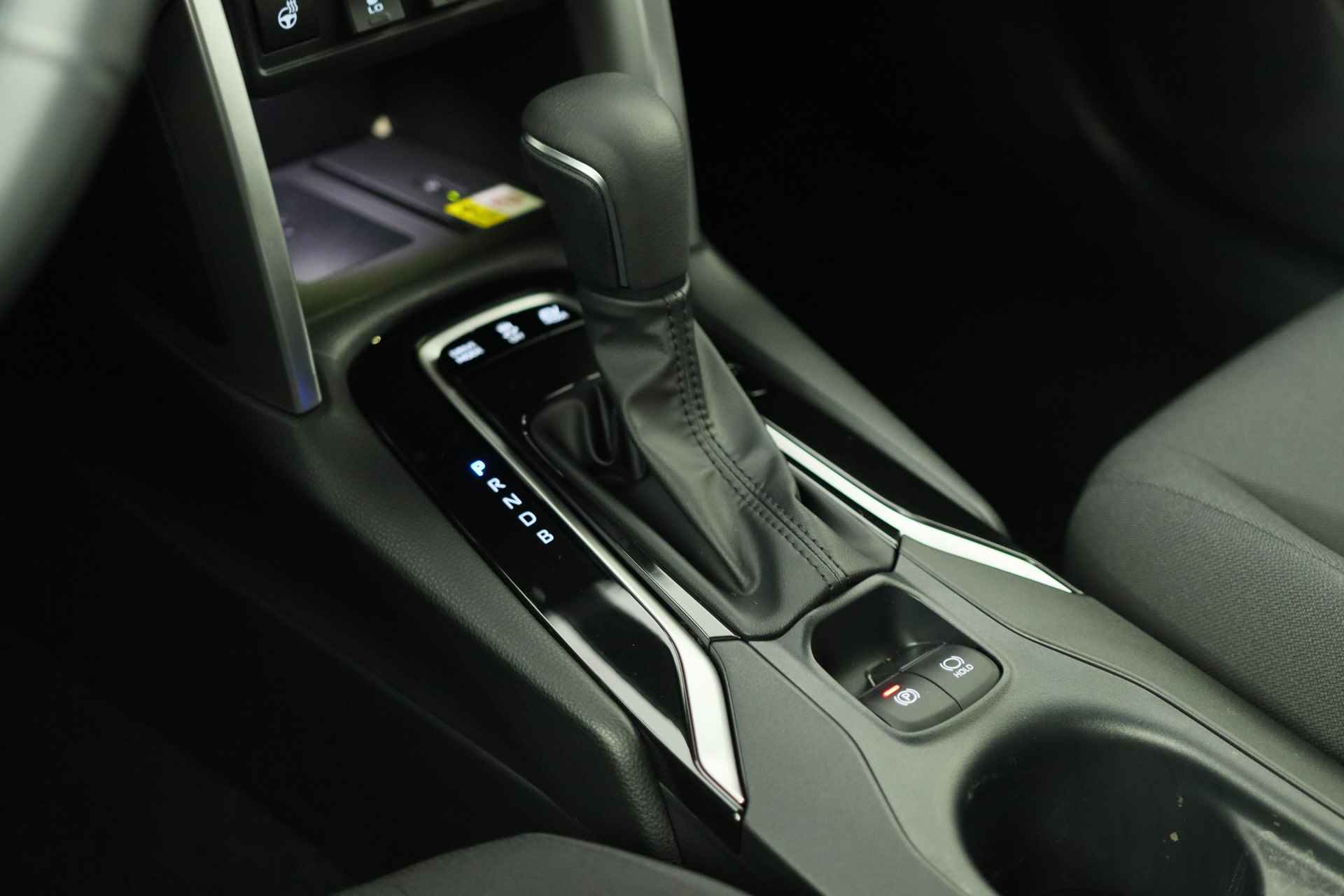 Toyota Corolla Cross Hybrid 140 Dynamic | LED | Clima | Stoel/Stuur Verwarming | Camera | Keyless | Cruise Adaptive | Navi By App | 18'' Lichtmetalen - 17/37